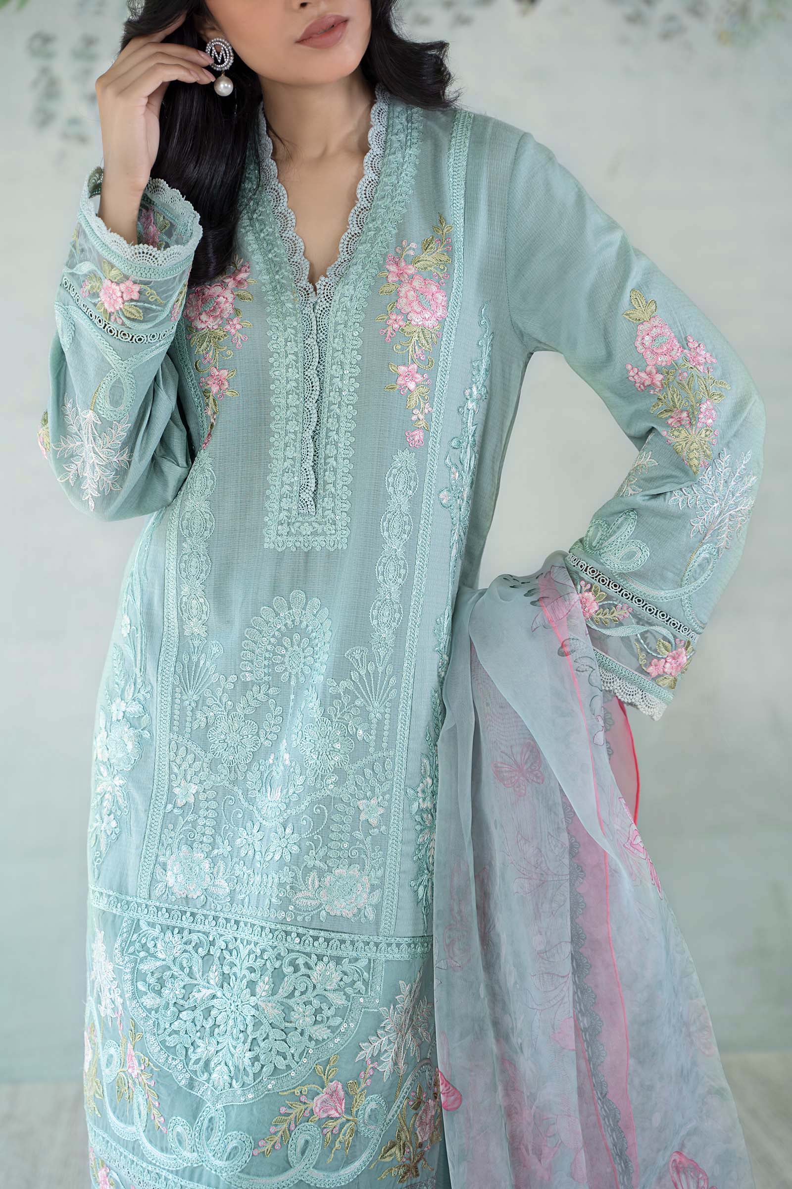 3 Piece Embroidered Lawn Suit - Image 4