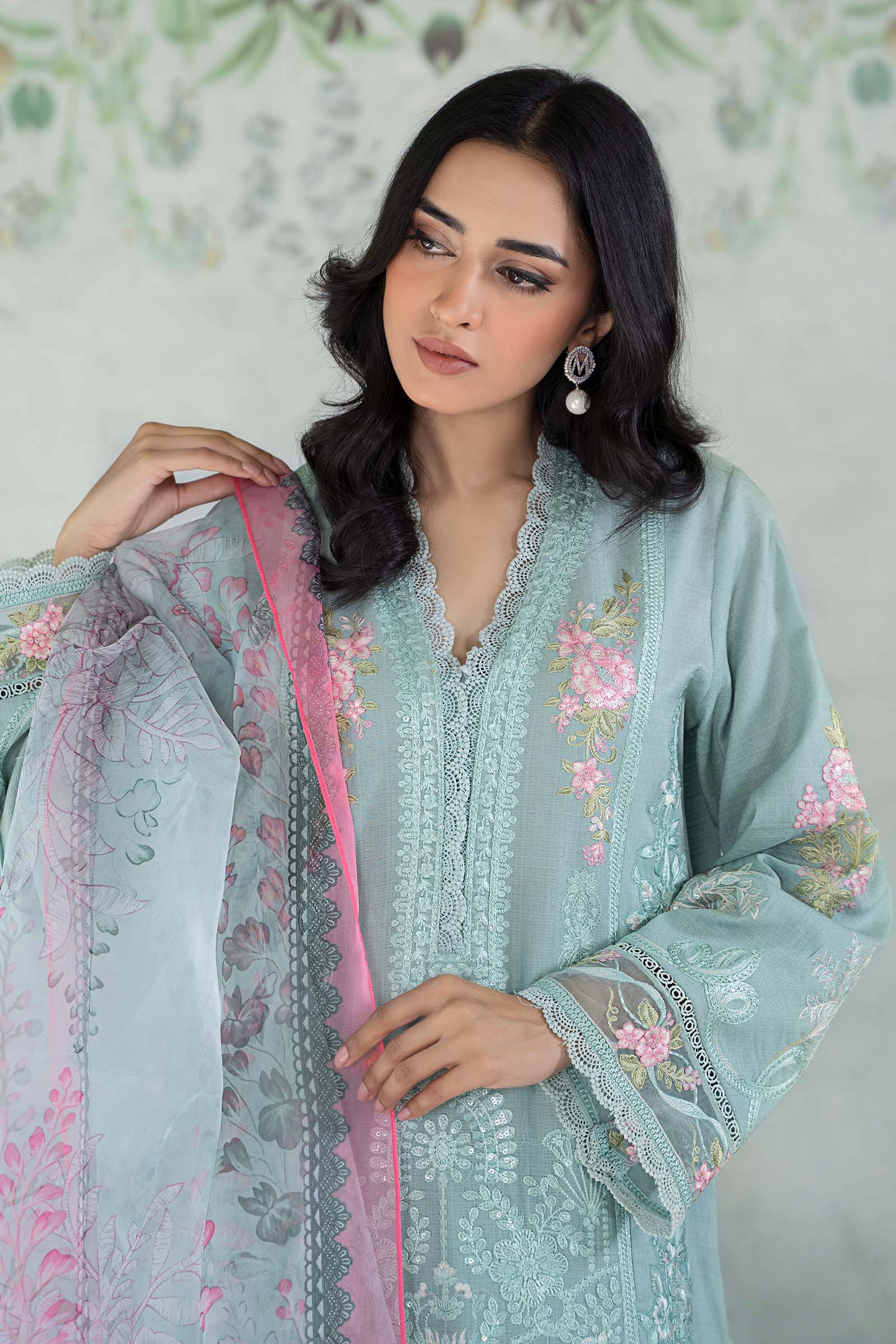 3 Piece Embroidered Lawn Suit - Image 5
