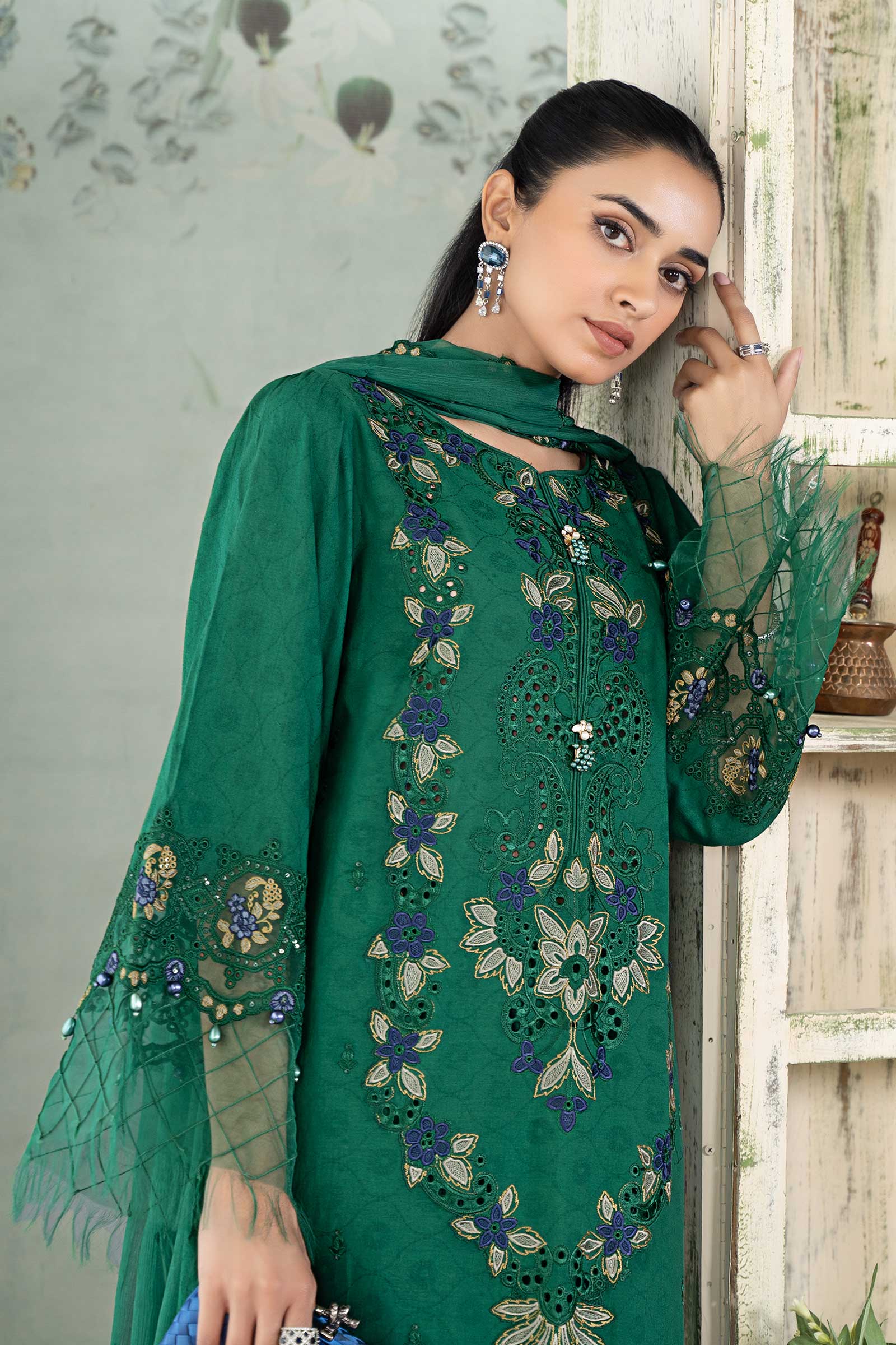 3 Piece Embroidered Jacquard Lawn Suit - Image 2