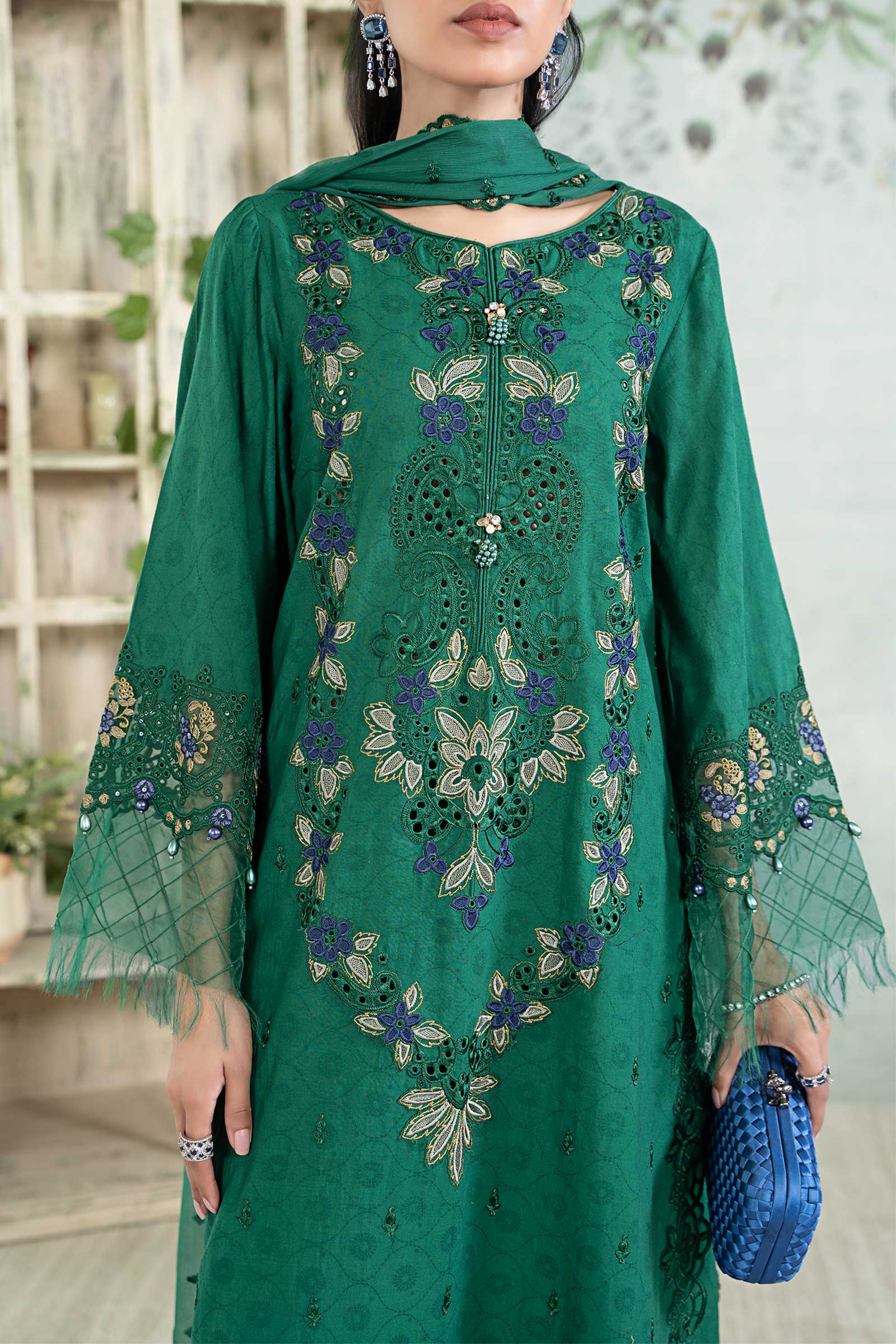 3 Piece Embroidered Jacquard Lawn Suit - Image 4