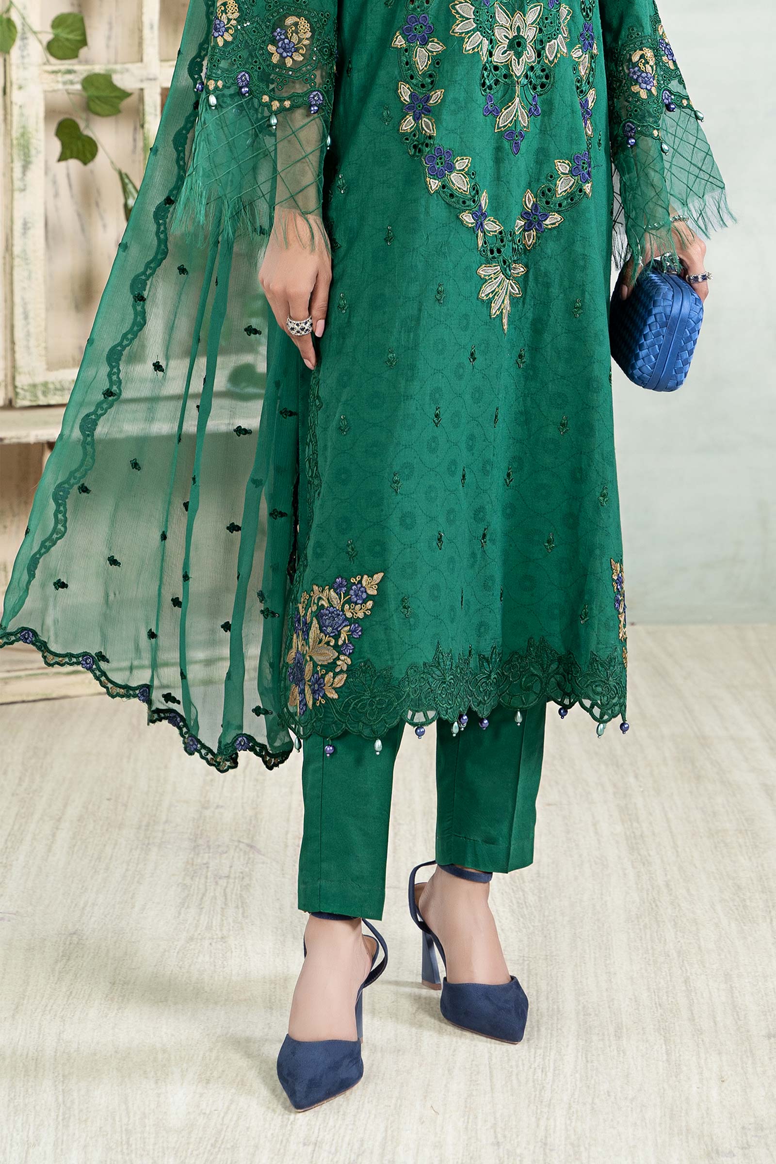 3 Piece Embroidered Jacquard Lawn Suit - Image 5