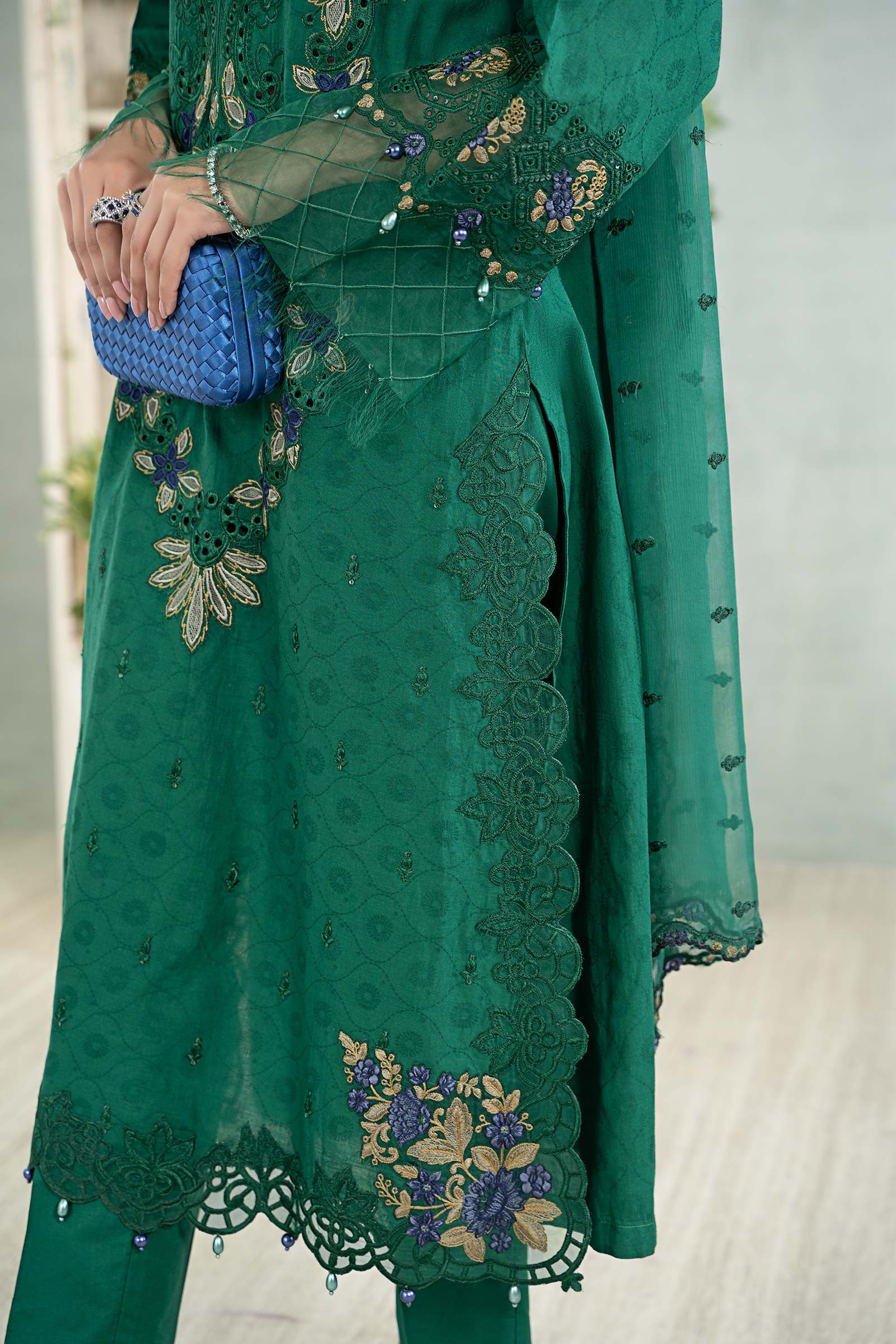 3 Piece Embroidered Jacquard Lawn Suit - Image 6