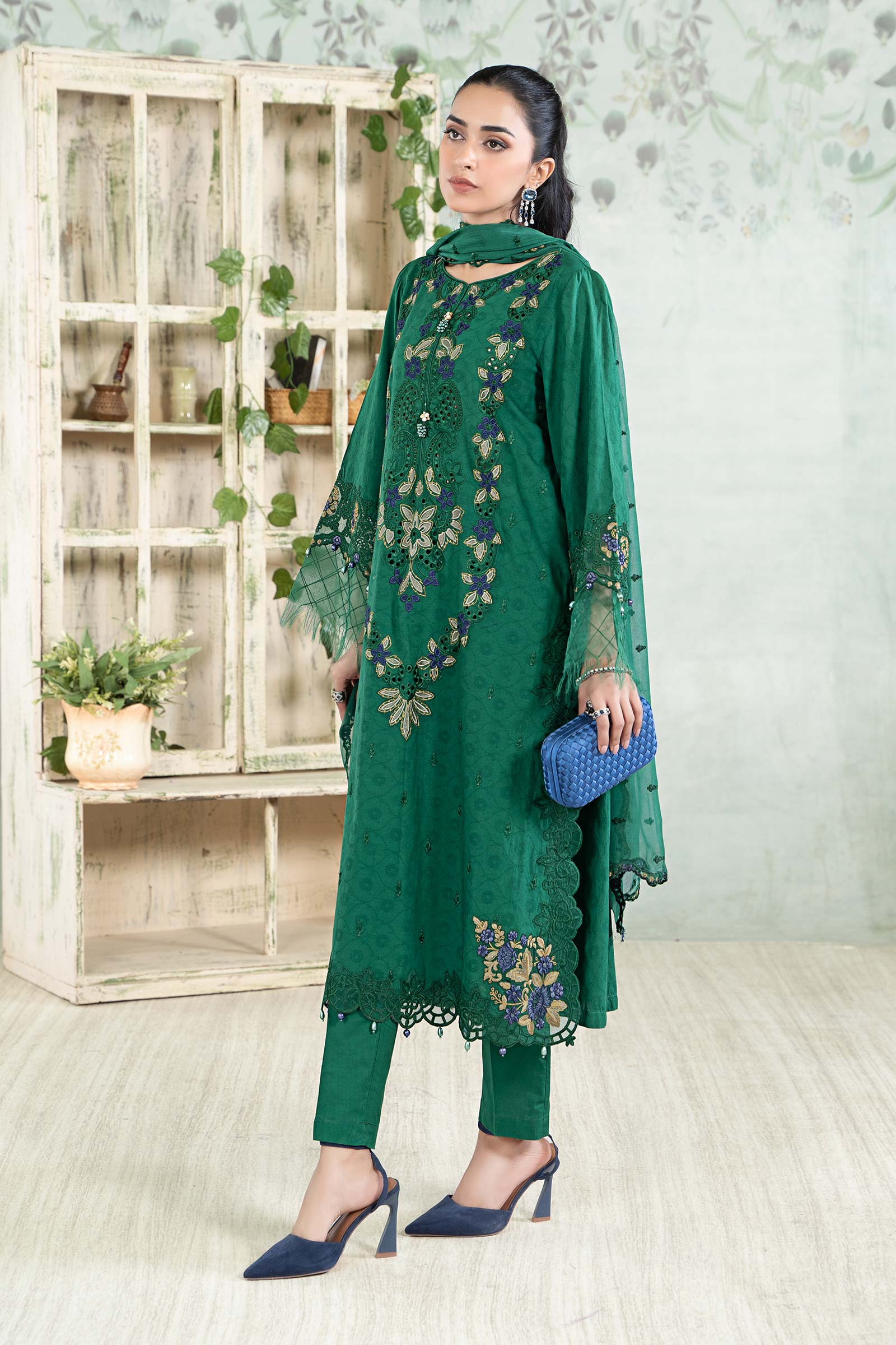 3 Piece Embroidered Jacquard Lawn Suit - Image 7