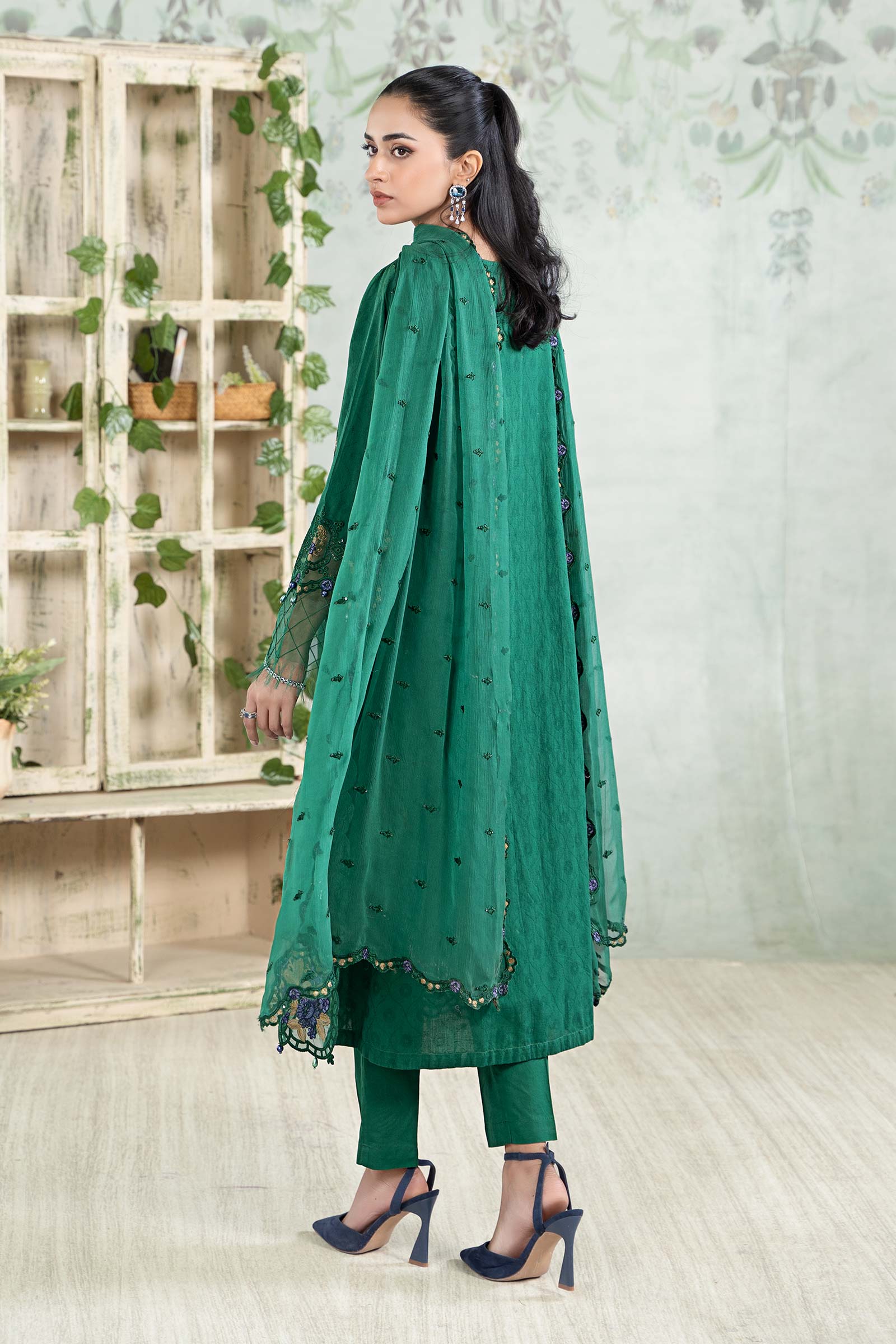 3 Piece Embroidered Jacquard Lawn Suit - Image 8