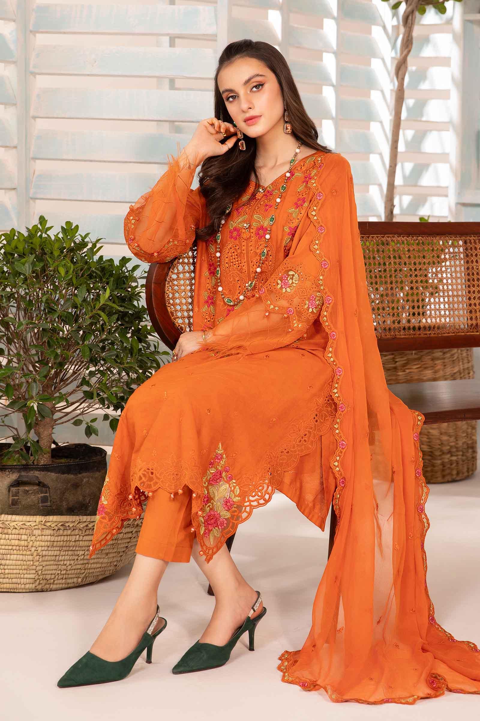 3 Piece Embroidered Jacquard Lawn Suit - Image 4