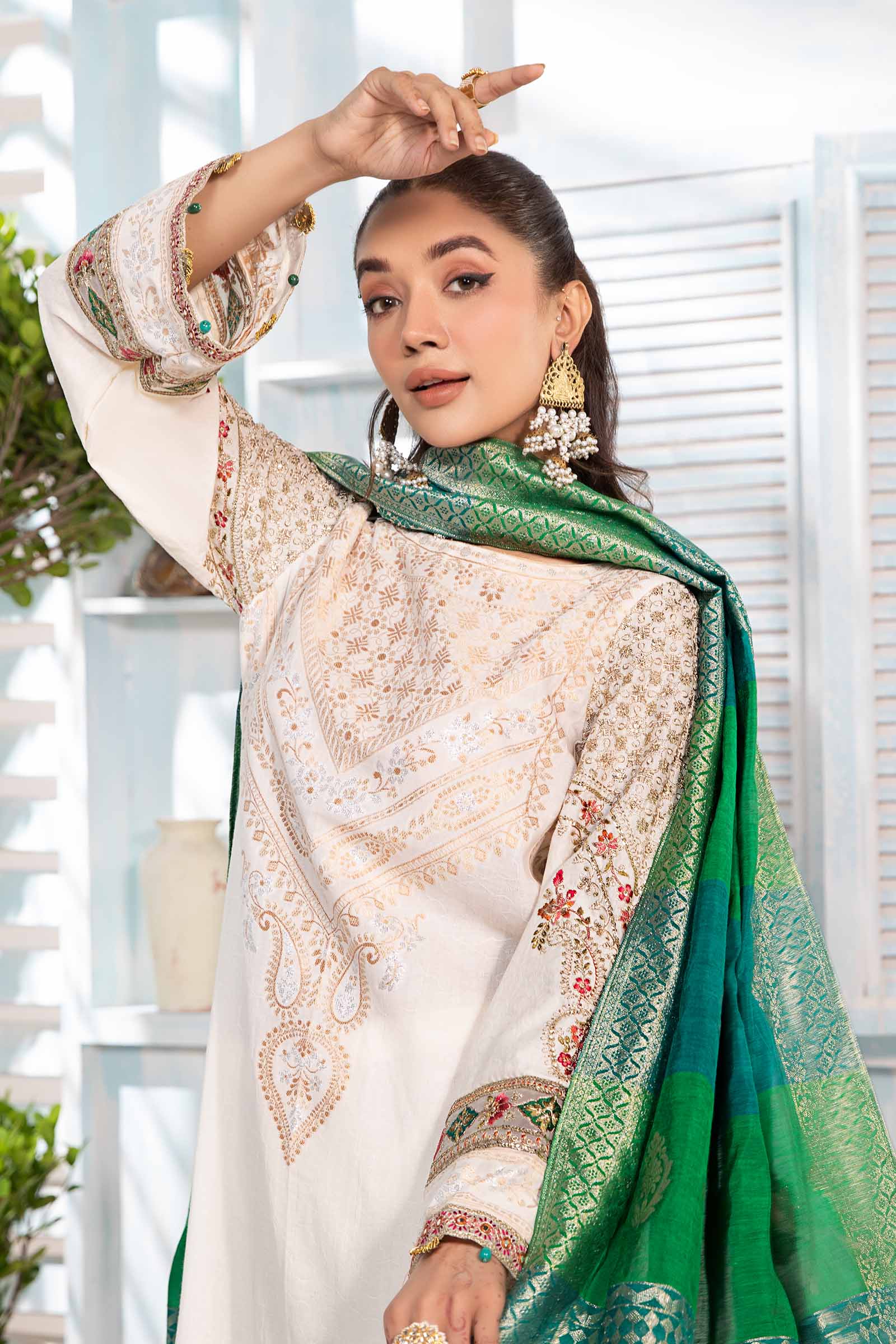 3 Piece Dyed Jacquard Broshia Suit - Image 3
