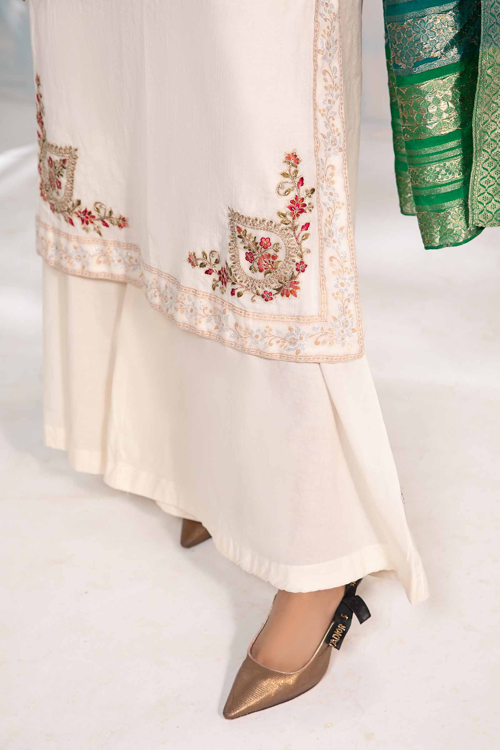 3 Piece Dyed Jacquard Broshia Suit - Image 4