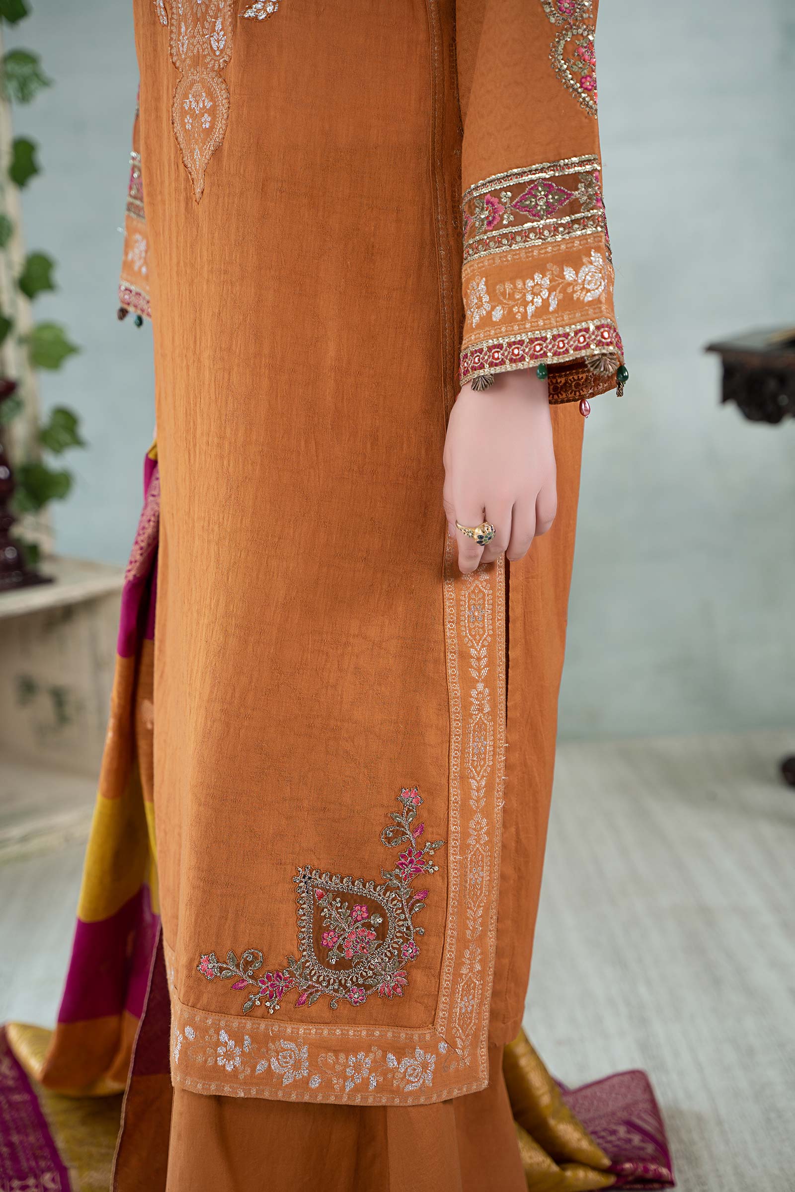 3 Piece Dyed Jacquard Broshia Suit - Image 3