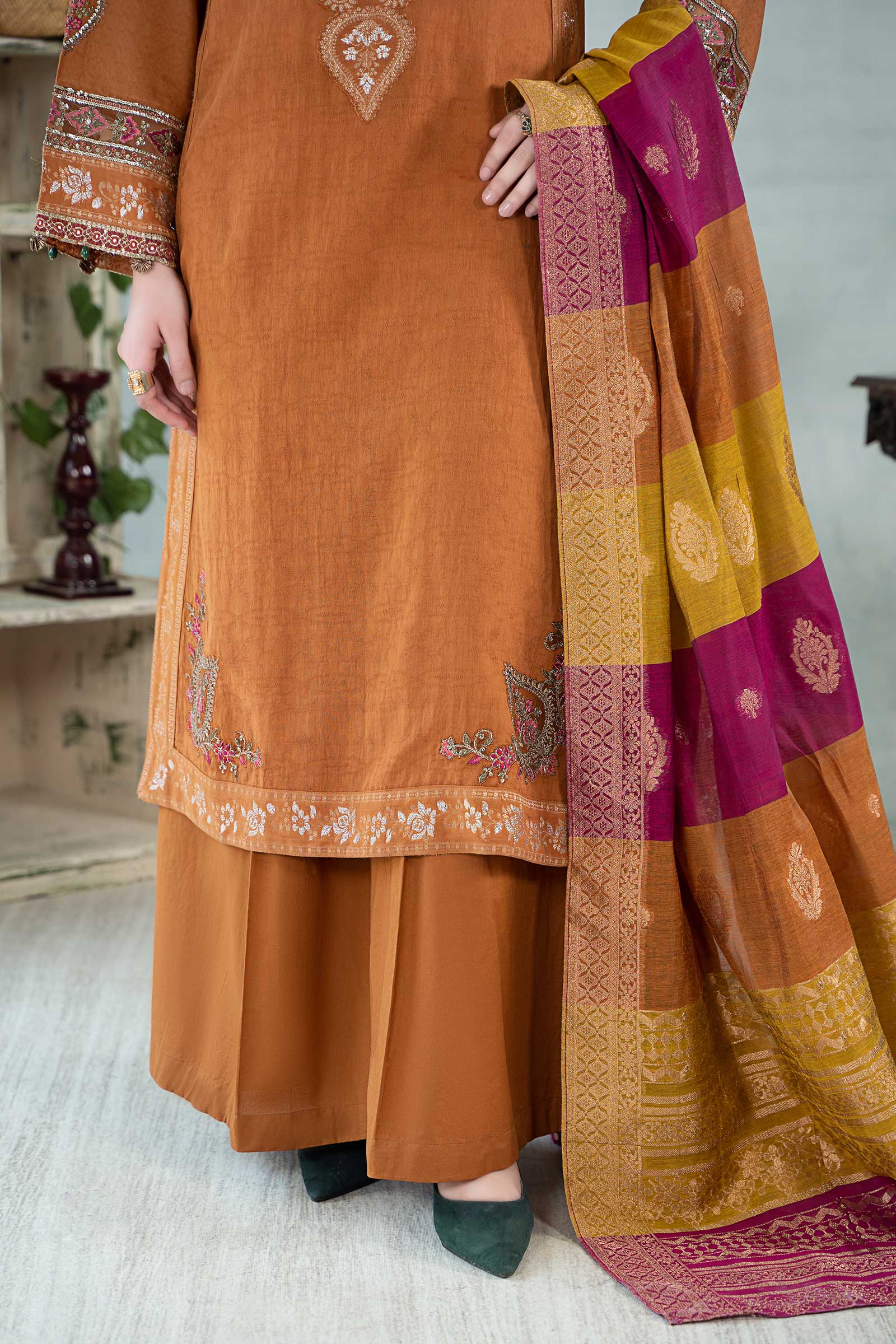 3 Piece Dyed Jacquard Broshia Suit - Image 4