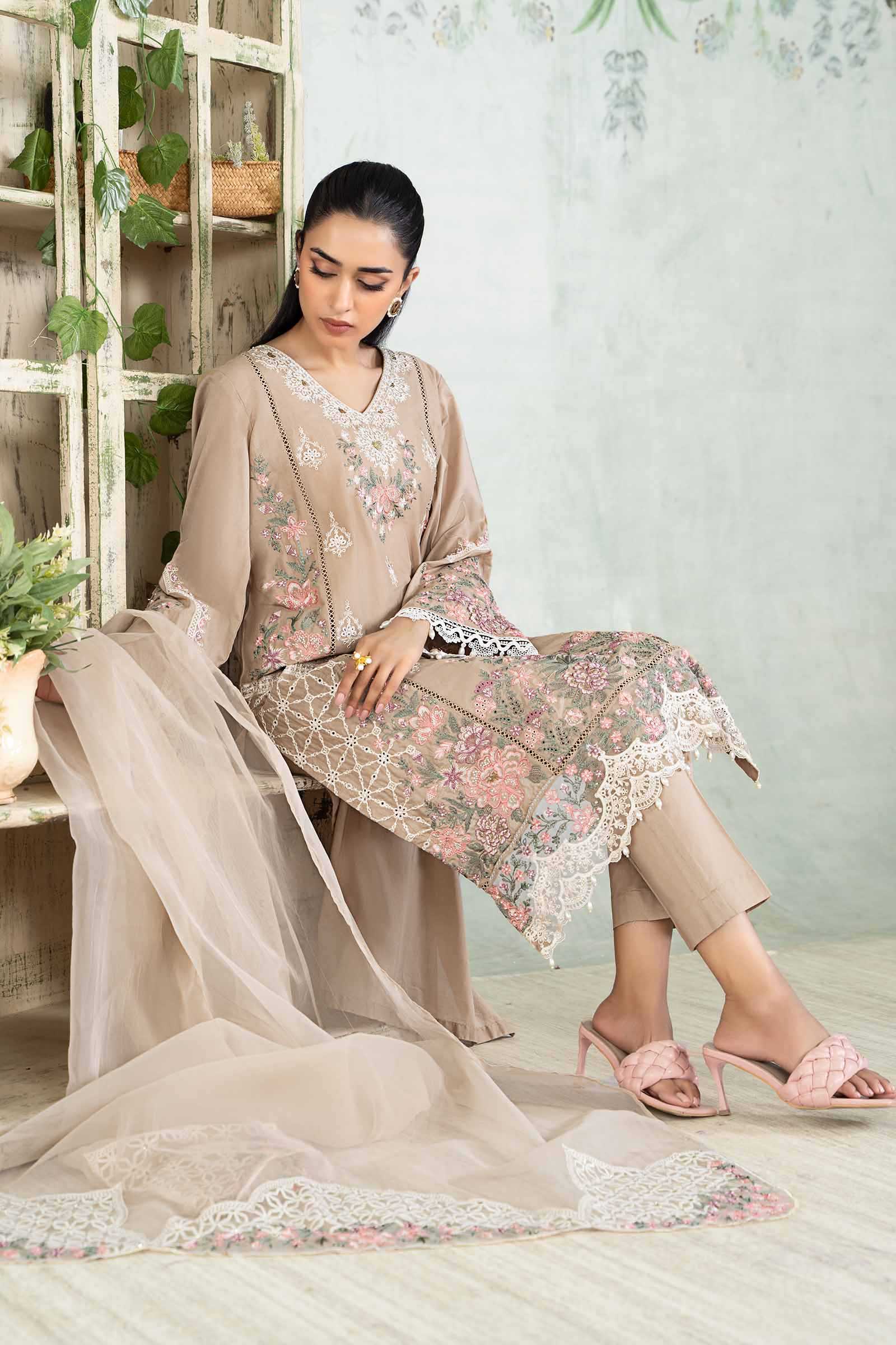3 Piece Embroidered Lawn Suit - Image 5