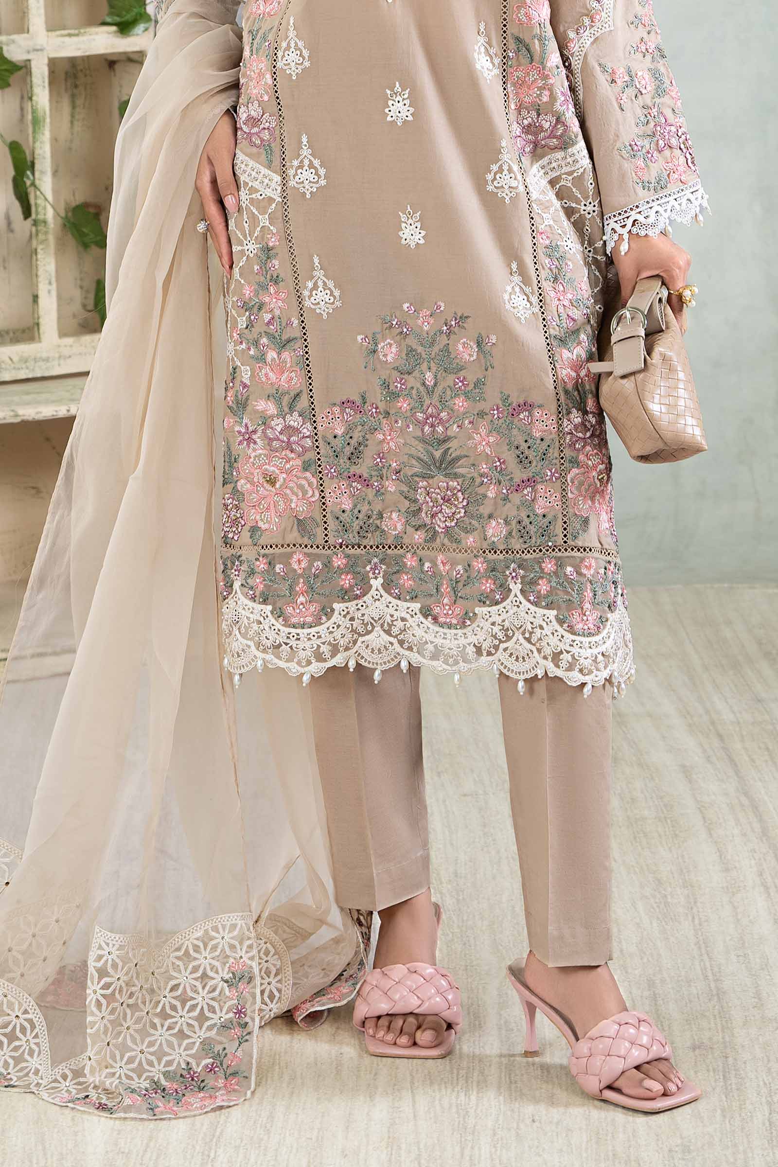 3 Piece Embroidered Lawn Suit - Image 6