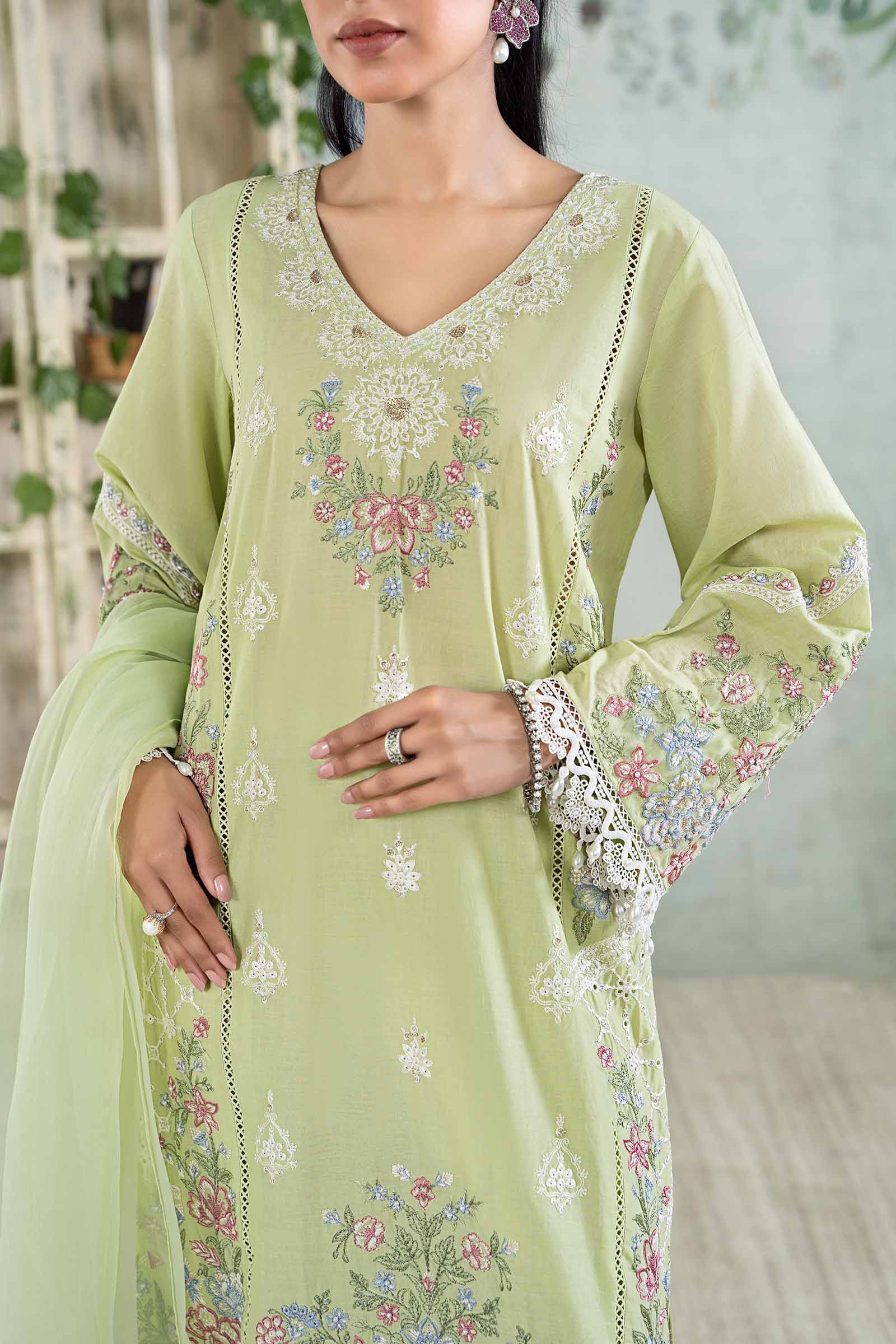 3 Piece Embroidered Lawn Suit - Image 5