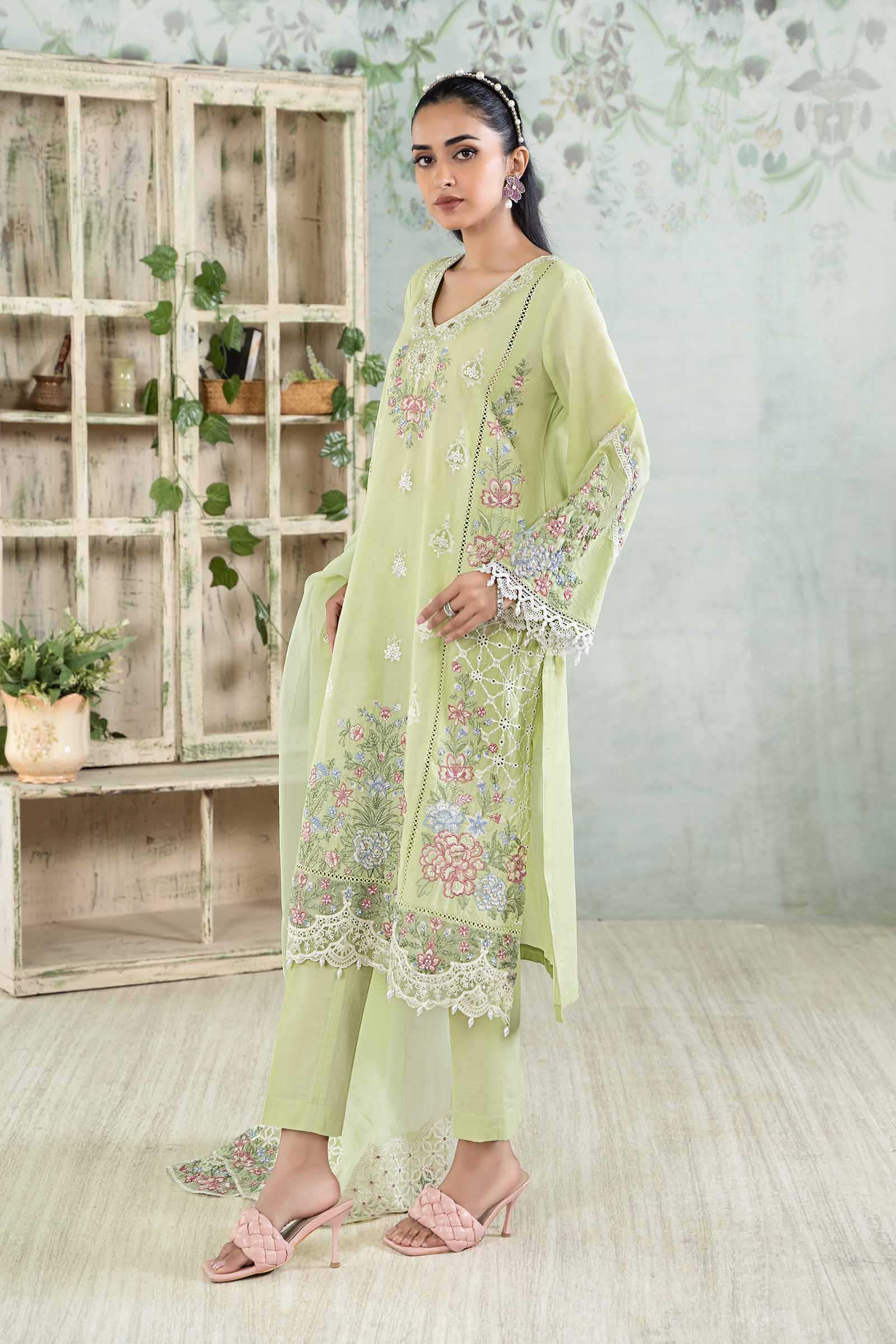 3 Piece Embroidered Lawn Suit - Image 7