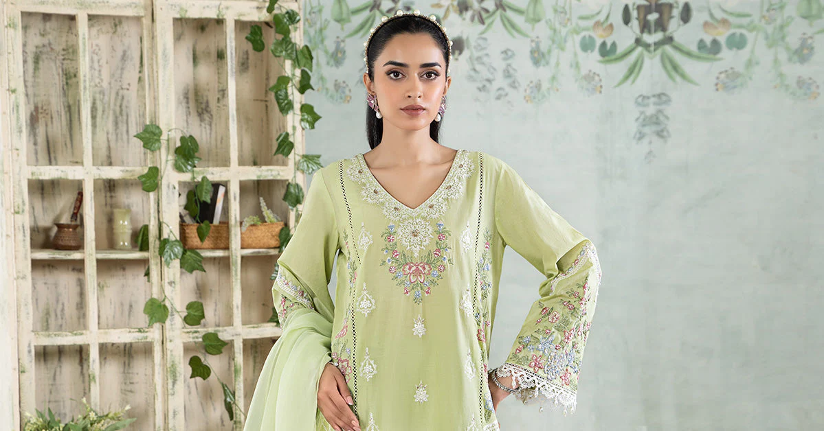 3 Piece Embroidered Lawn Suit - Image 9