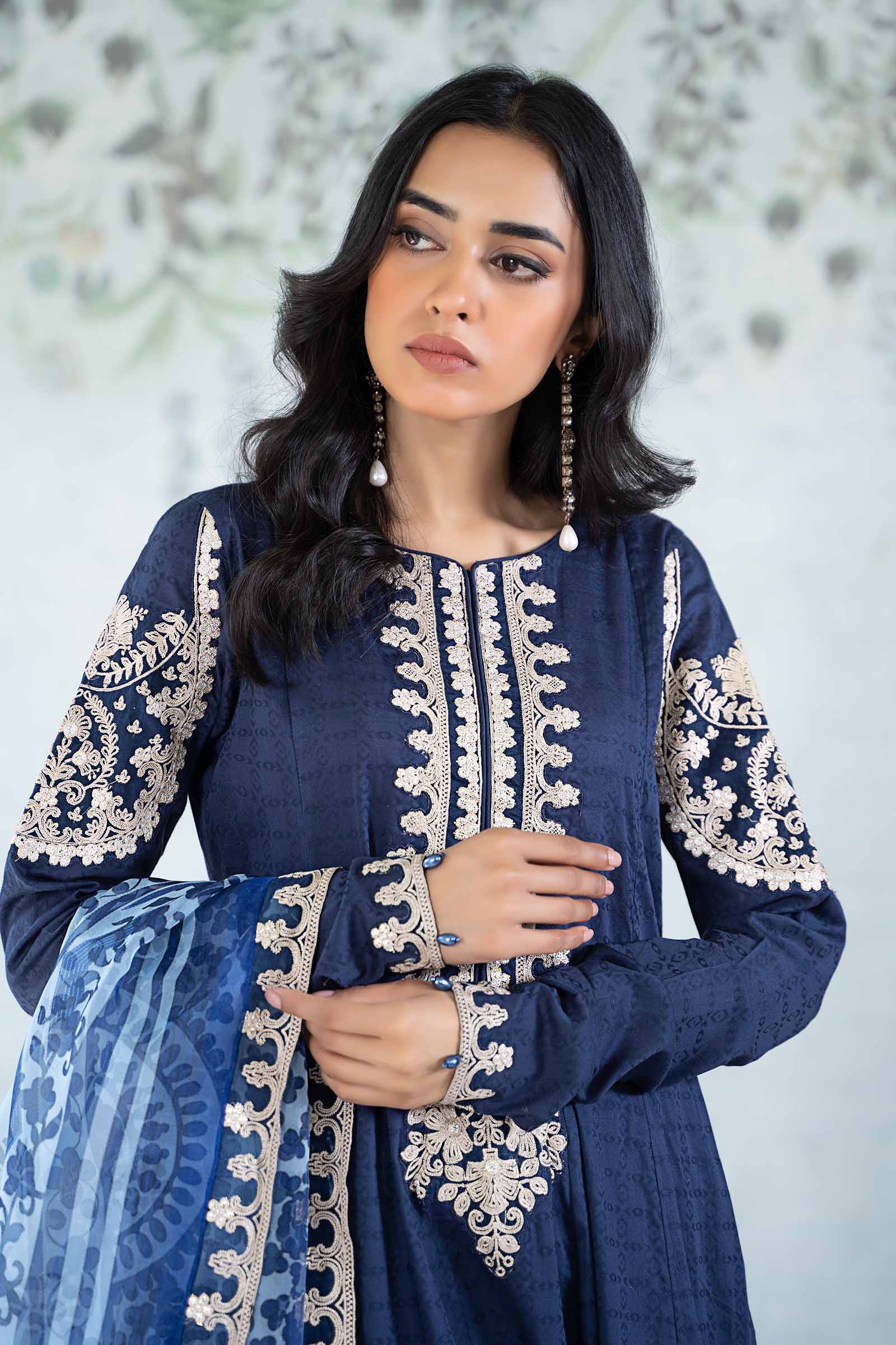 3 Piece Dyed Jacquard Lawn Suit - Image 2