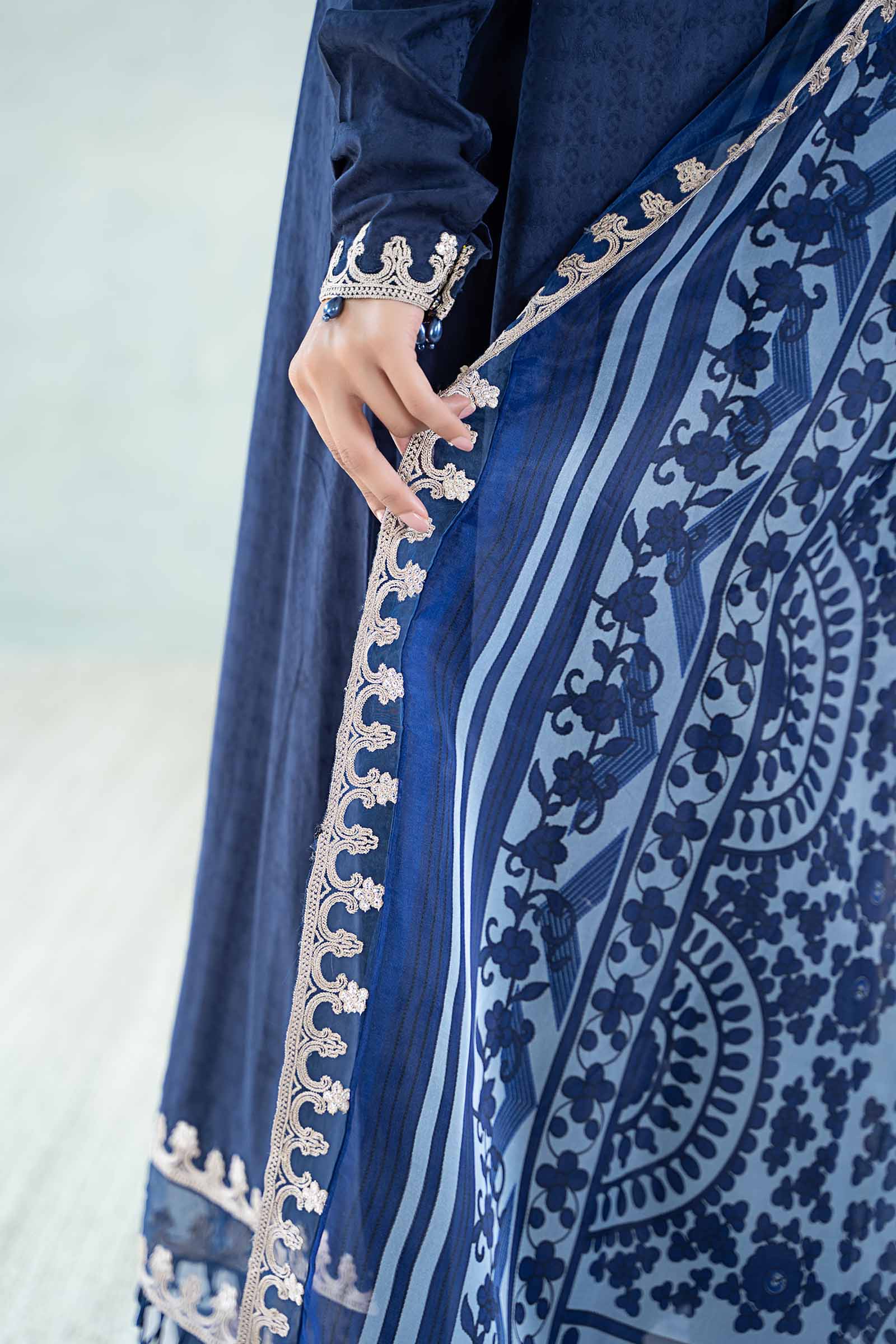 3 Piece Dyed Jacquard Lawn Suit - Image 5