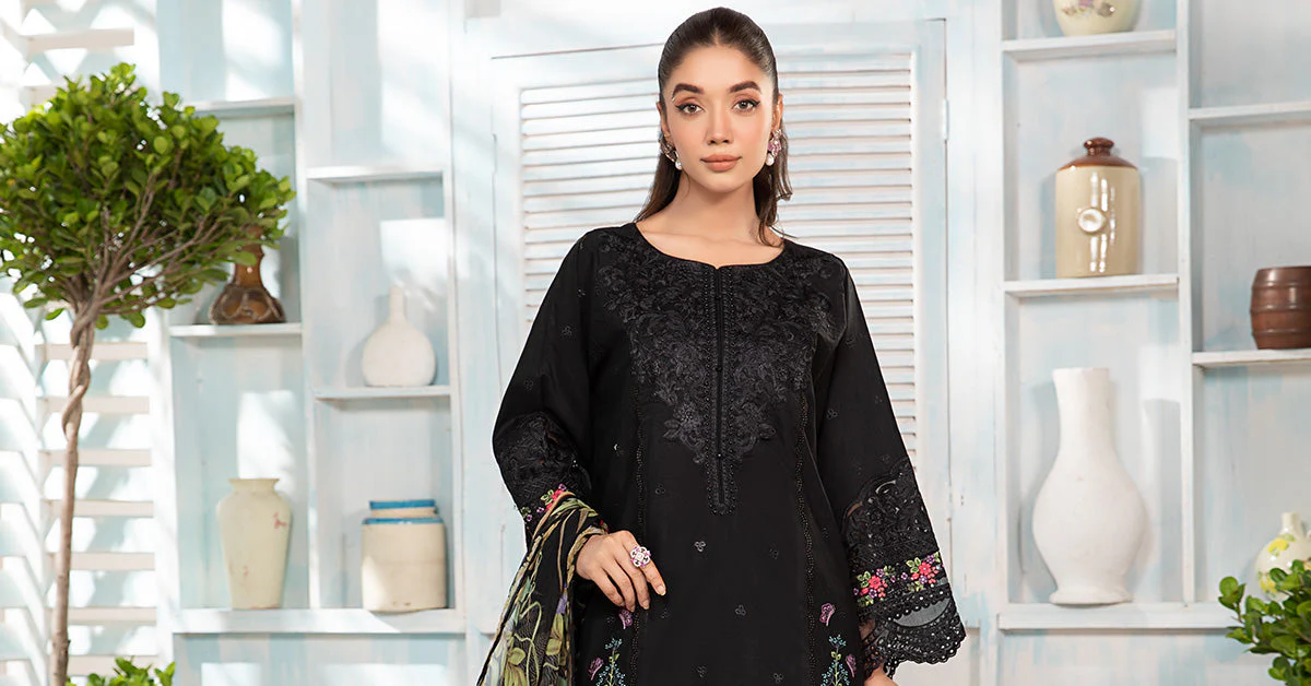 3 Piece Embroidered Lawn Suit - Image 6