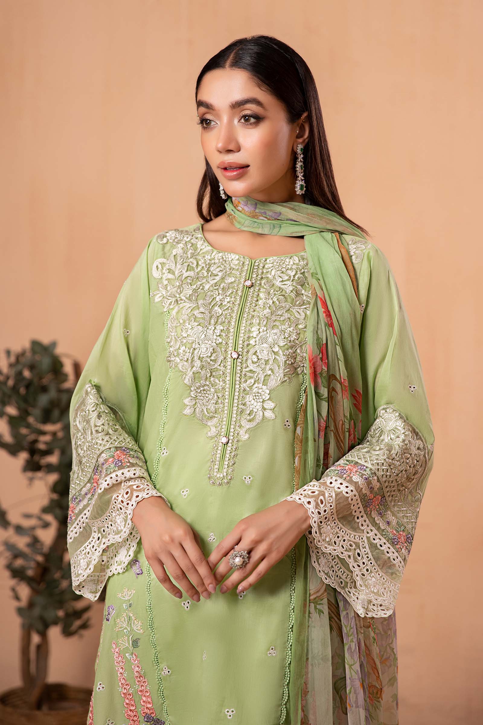 3 Piece Embroidered Lawn Suit - Image 3