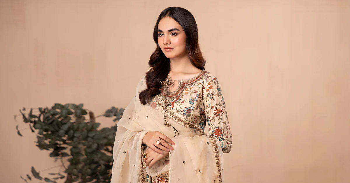 3 Piece Printed Lawn Suit - Image 7