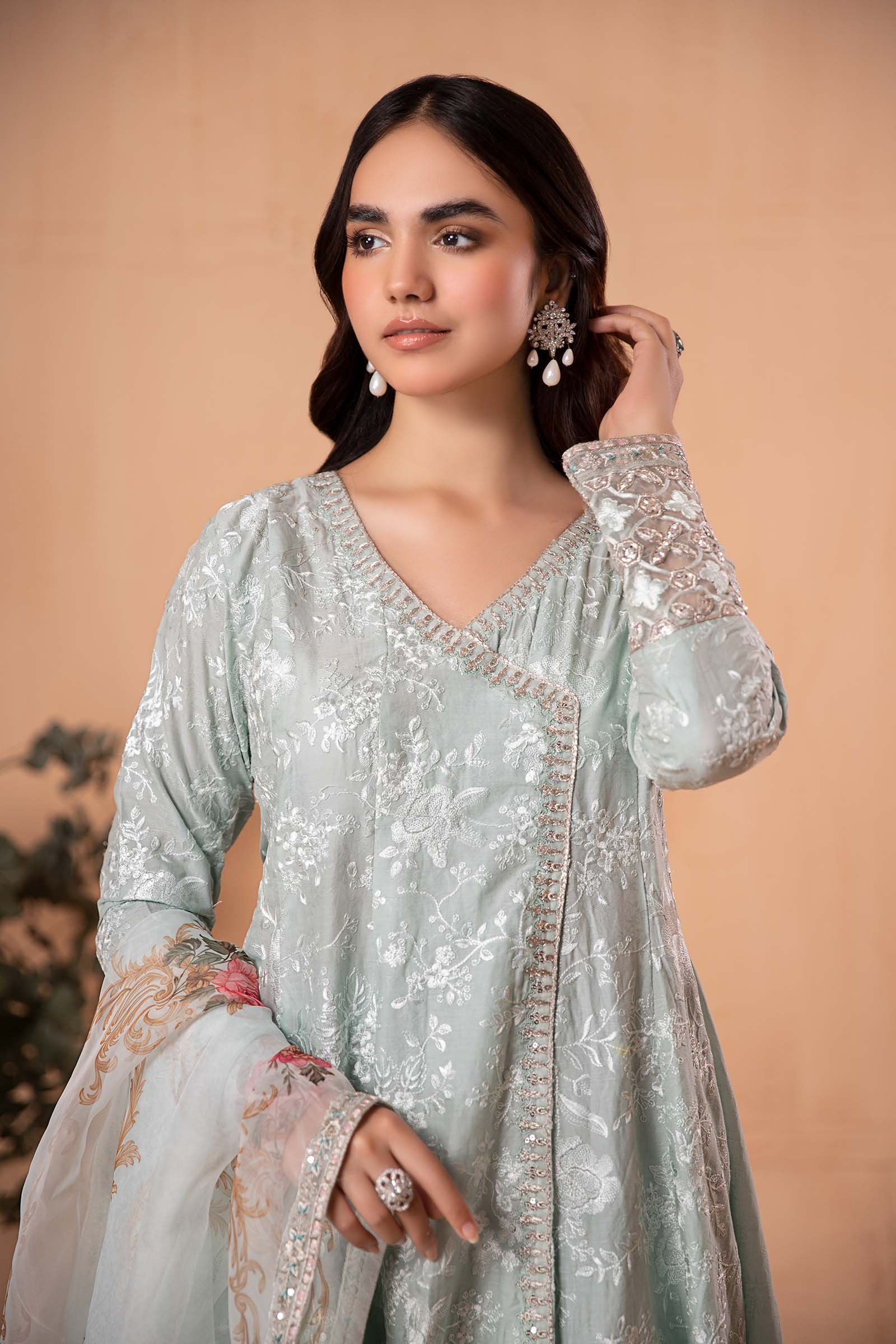 3 Piece Embroidered Jacquard Lawn Suit - Image 2