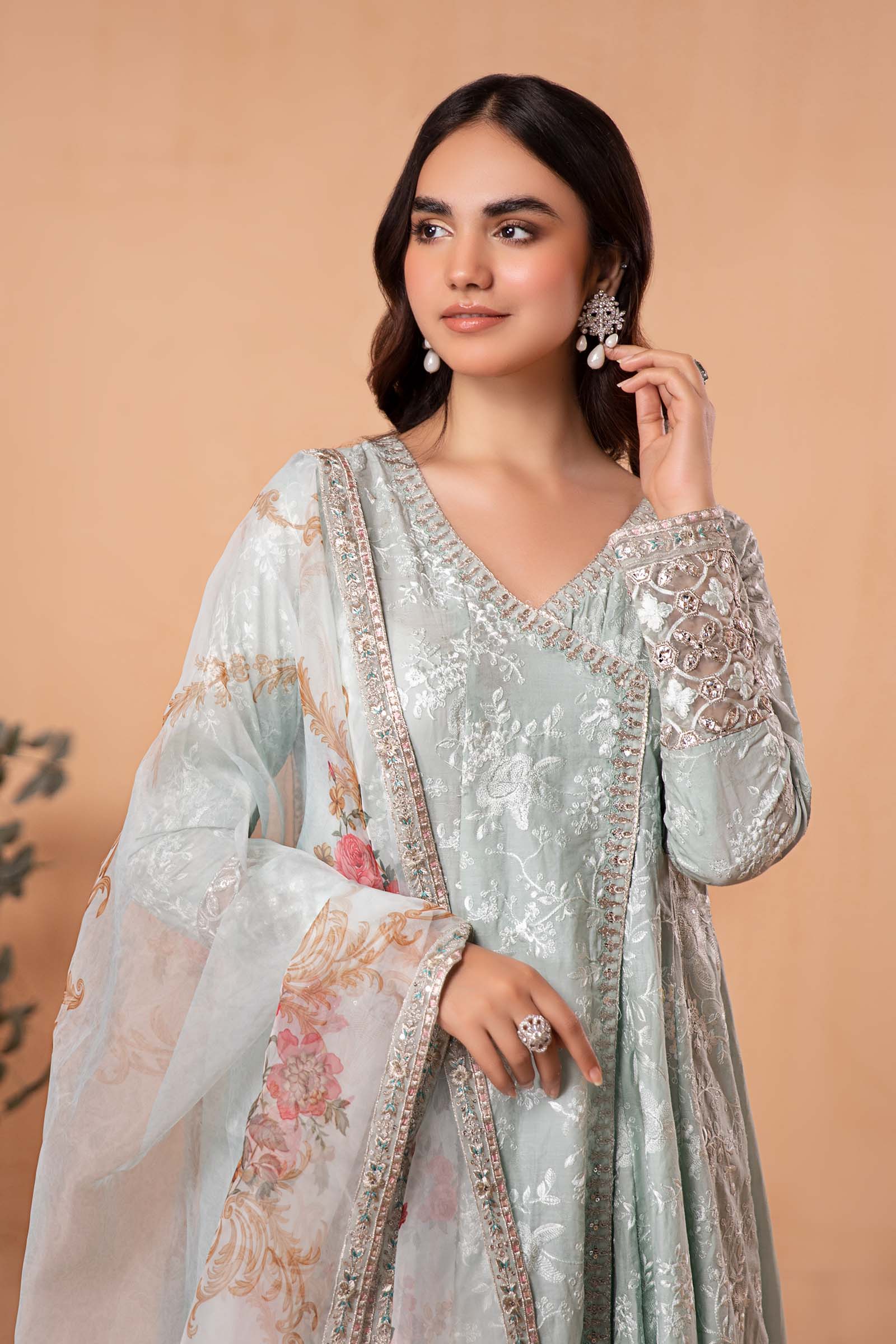 3 Piece Embroidered Jacquard Lawn Suit - Image 3