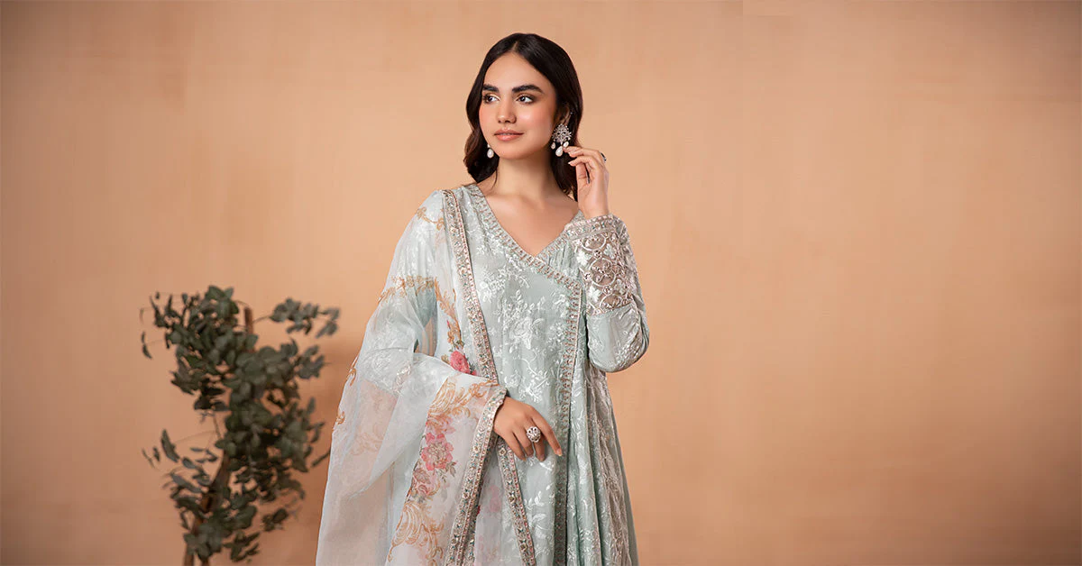 3 Piece Embroidered Jacquard Lawn Suit - Image 8