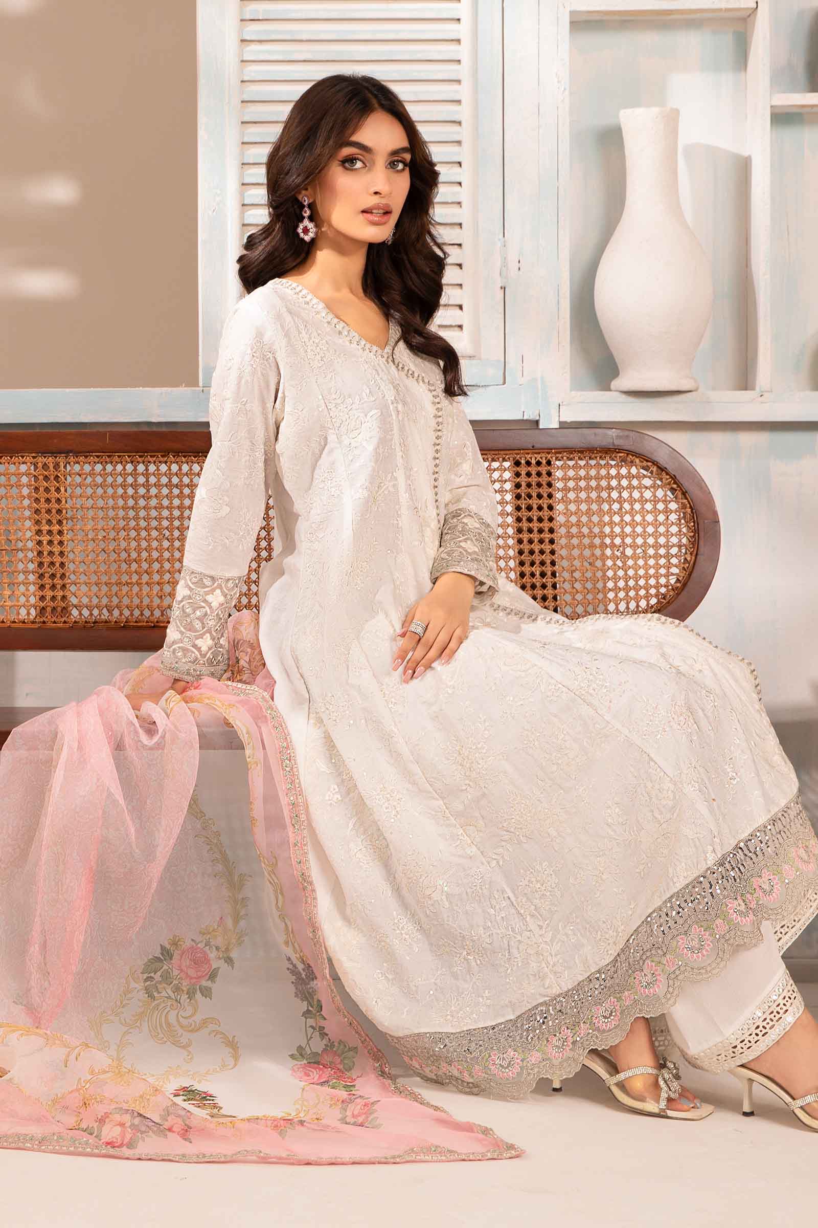 3 Piece Embroidered Jacquard Lawn Suit - Image 2