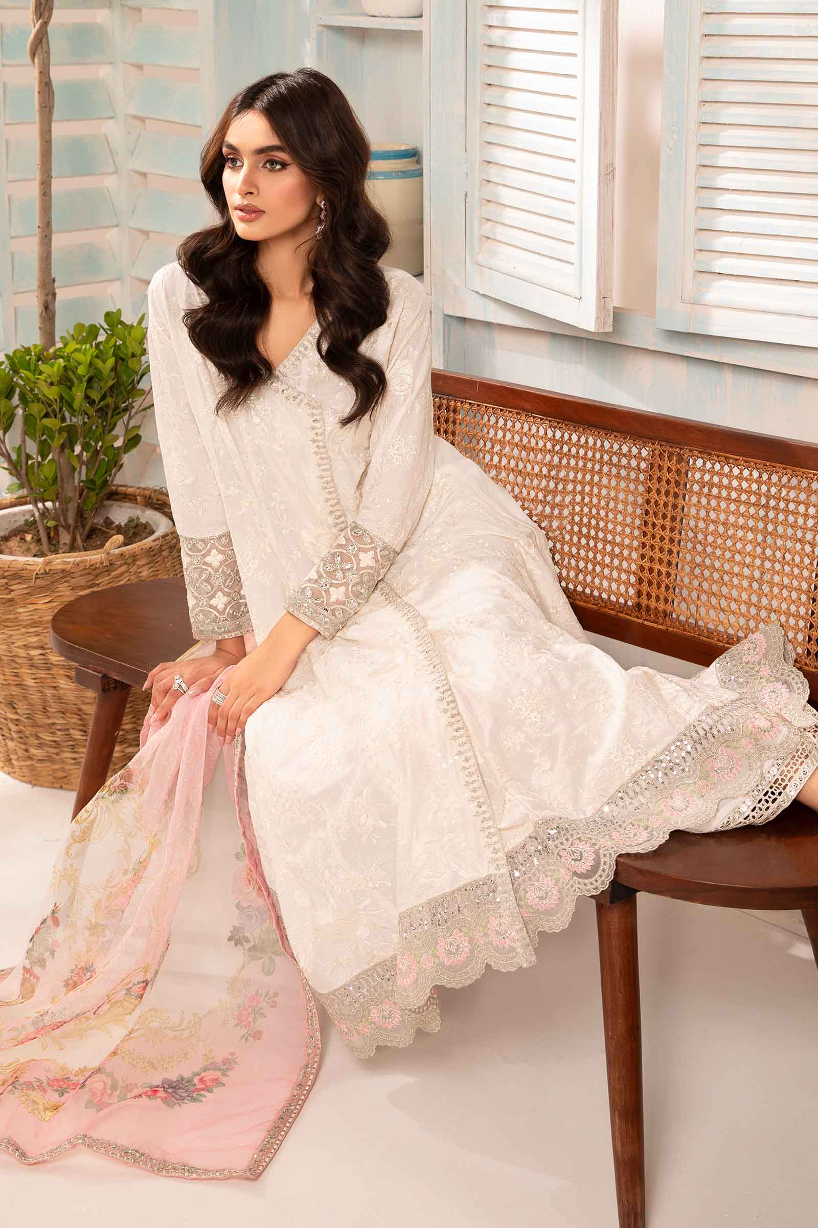 3 Piece Embroidered Jacquard Lawn Suit - Image 3