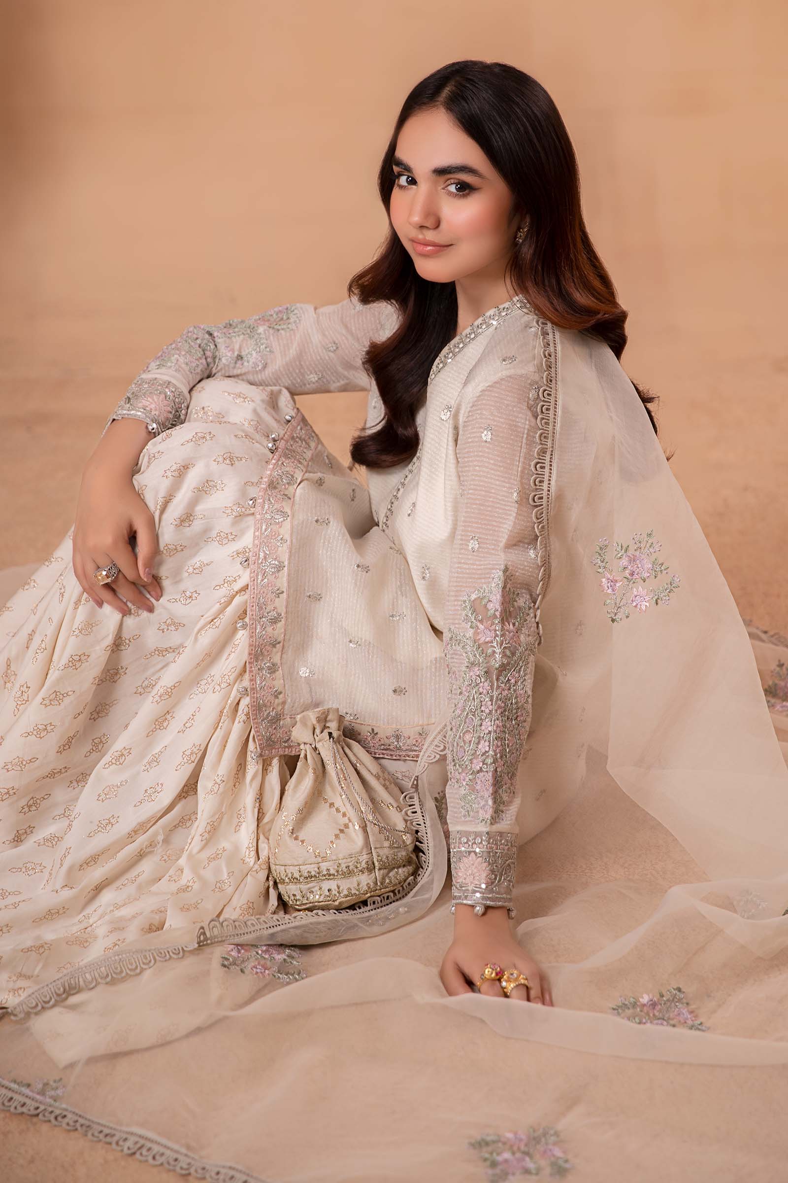 3 Piece Embroidered Cotton Karandi Suit - Image 2