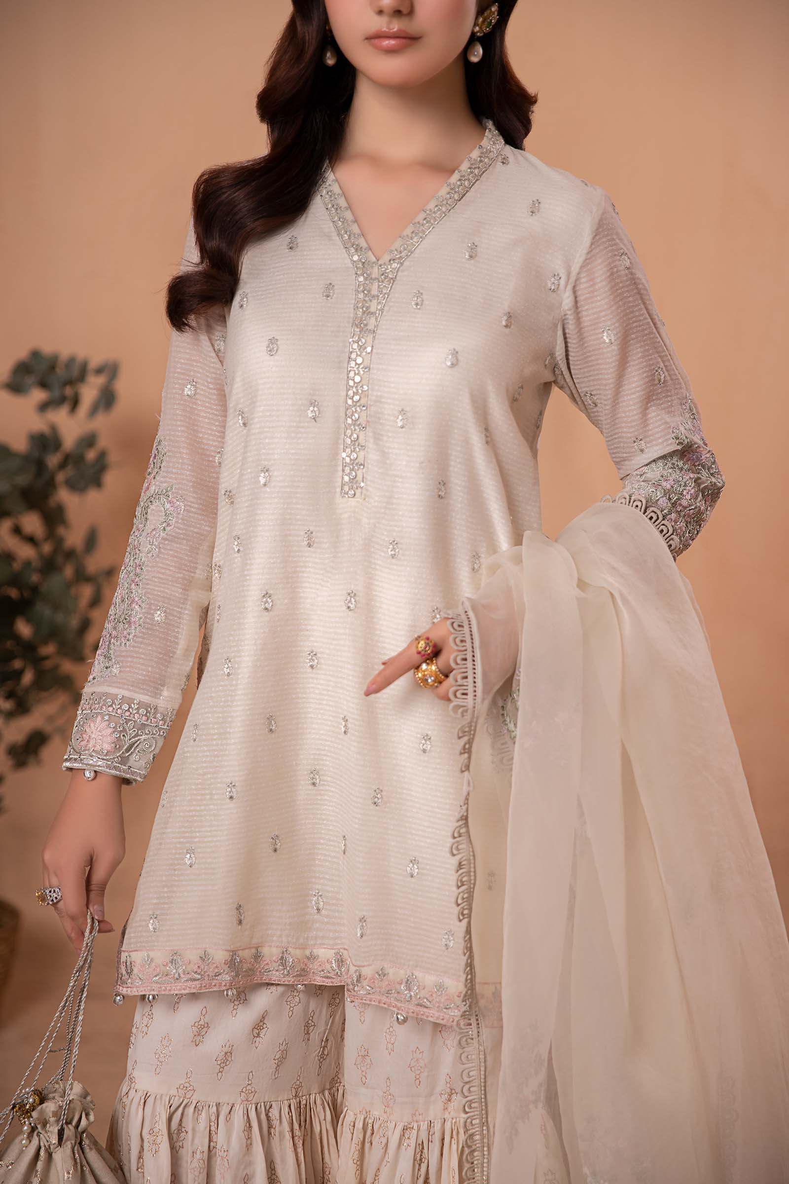 3 Piece Embroidered Cotton Karandi Suit - Image 4