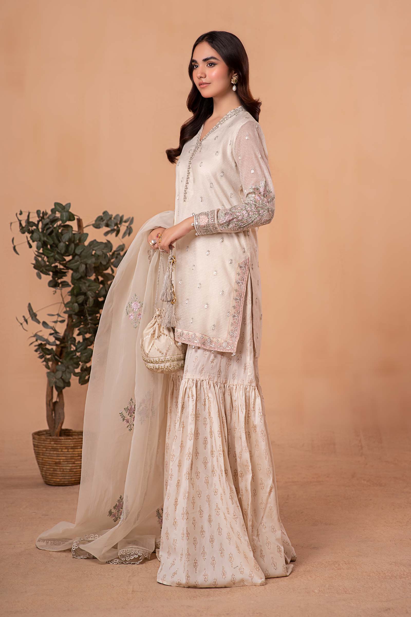 3 Piece Embroidered Cotton Karandi Suit - Image 7