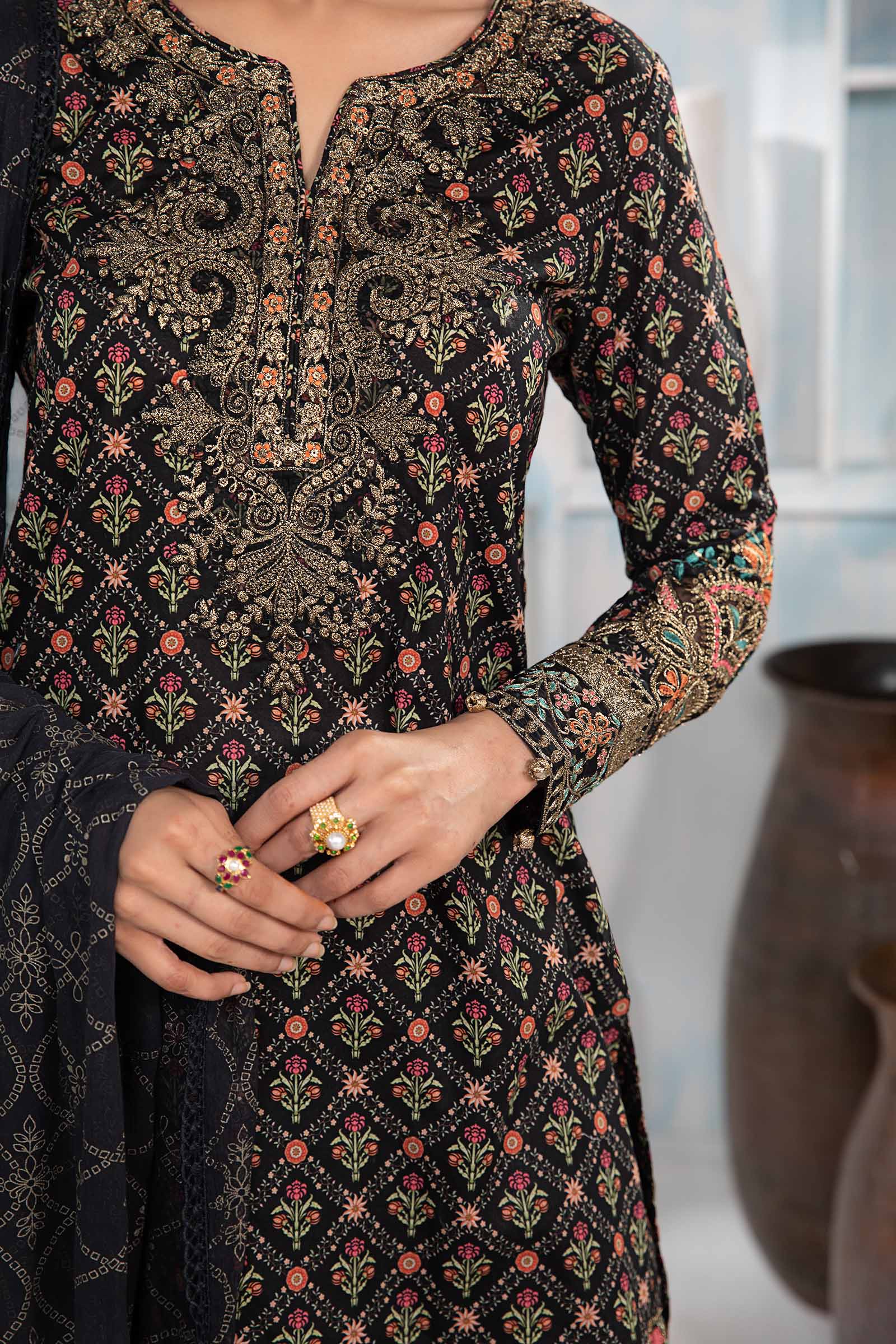 3 Piece Printed Lawn Suit - Image 3