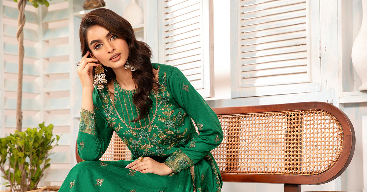 3 Piece Embroidered Jacquard Lawn Suit - Image 6