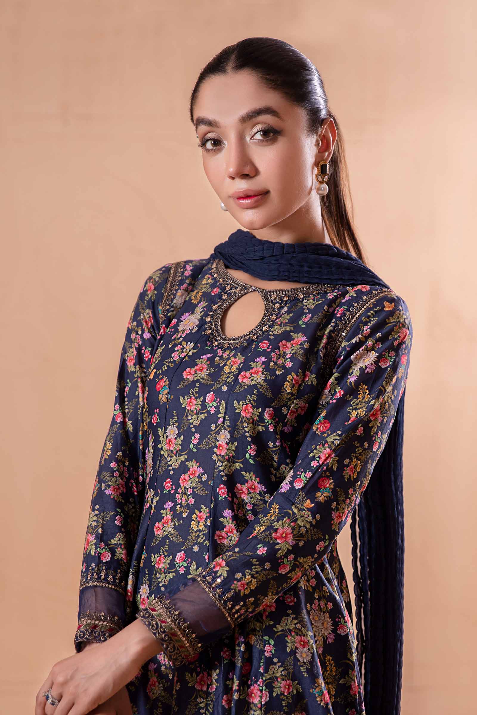 3 Piece Printed Lawn Suit - Image 2