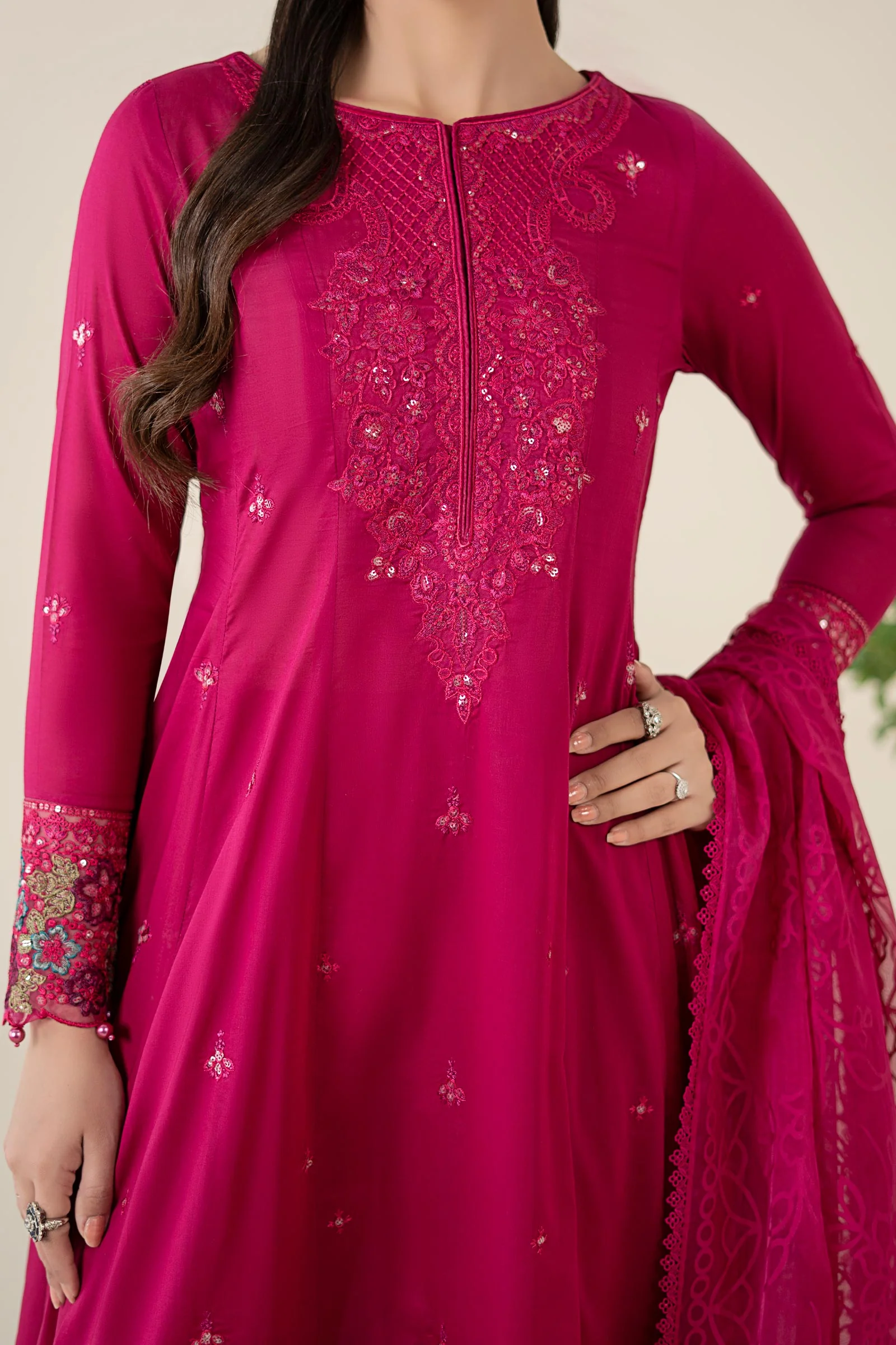 3 Piece Embroidered Lawn Suit - Image 3