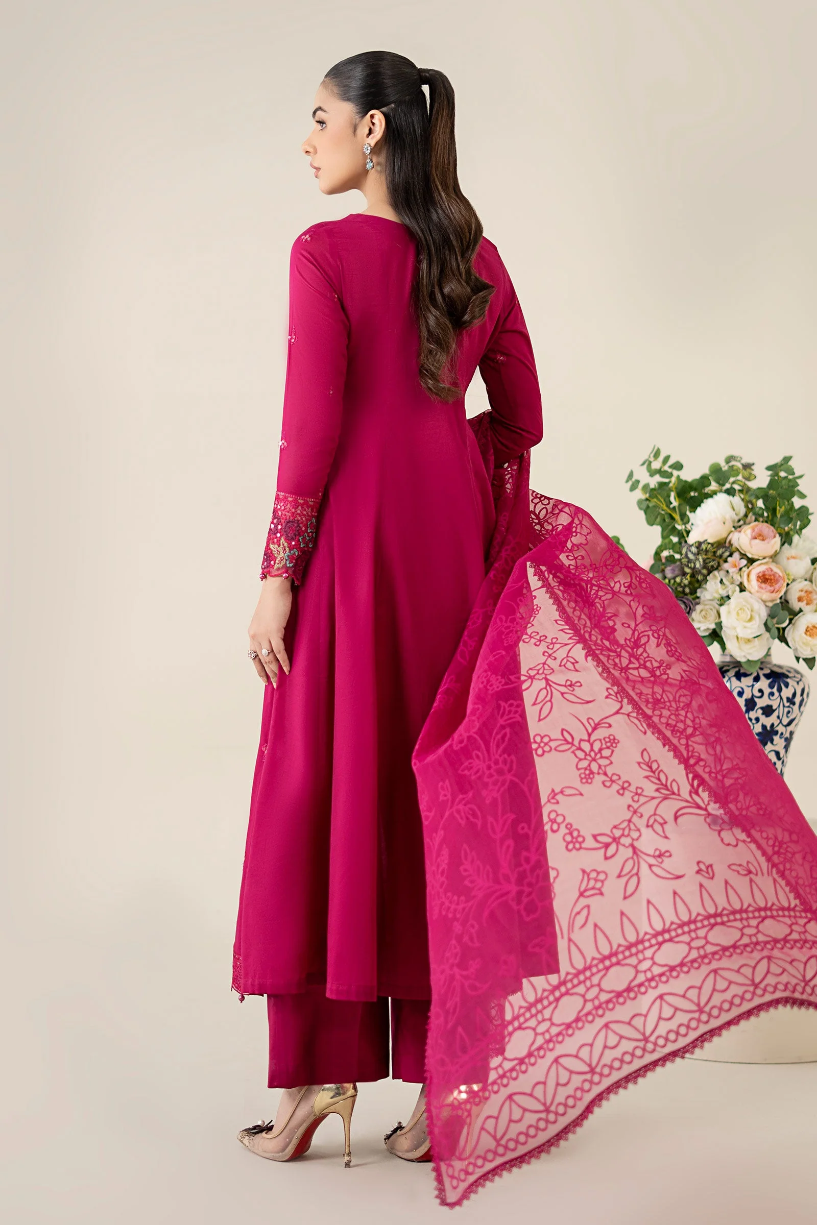 3 Piece Embroidered Lawn Suit - Image 6