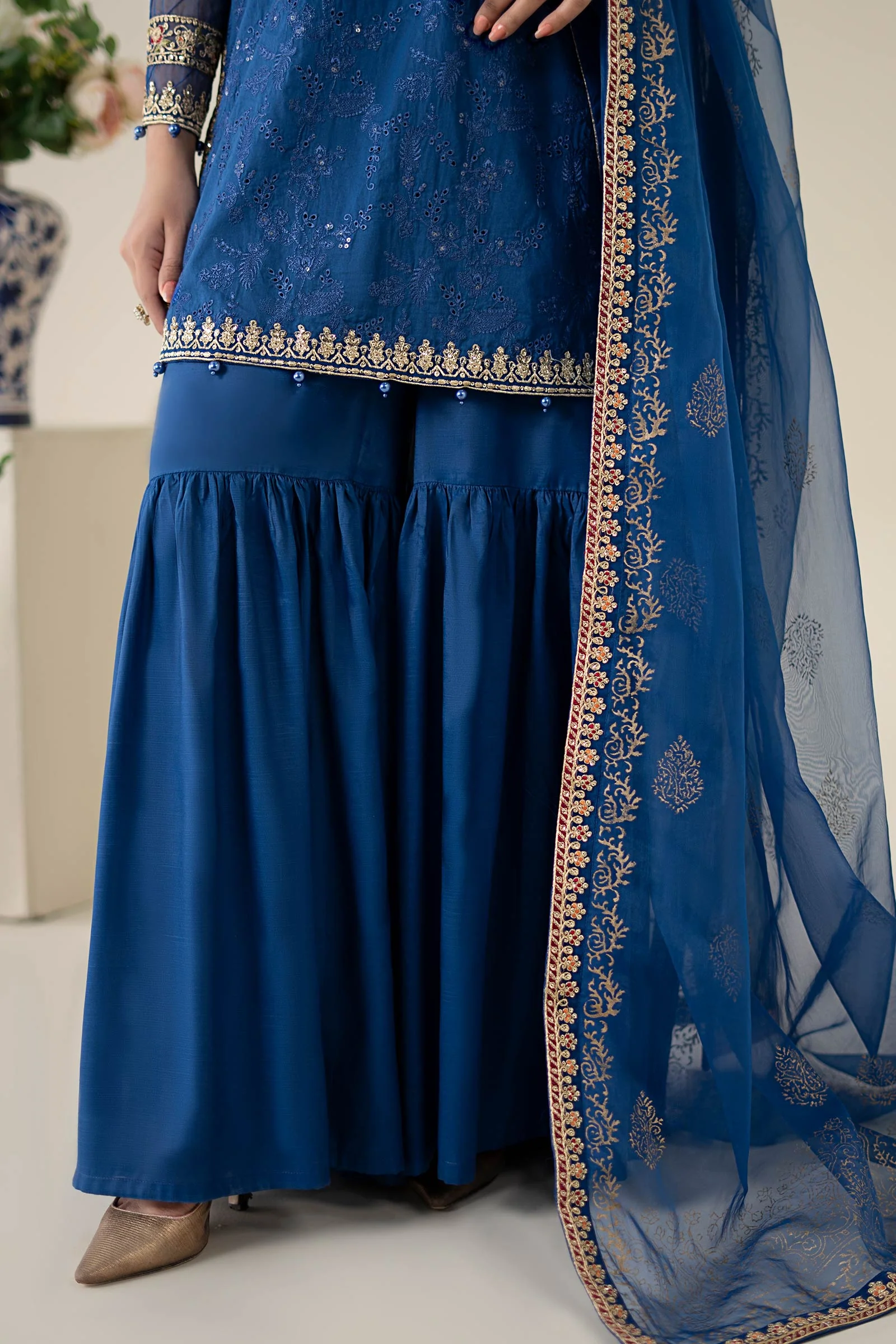 3 Piece Embroidered Lawn Suit - Image 4