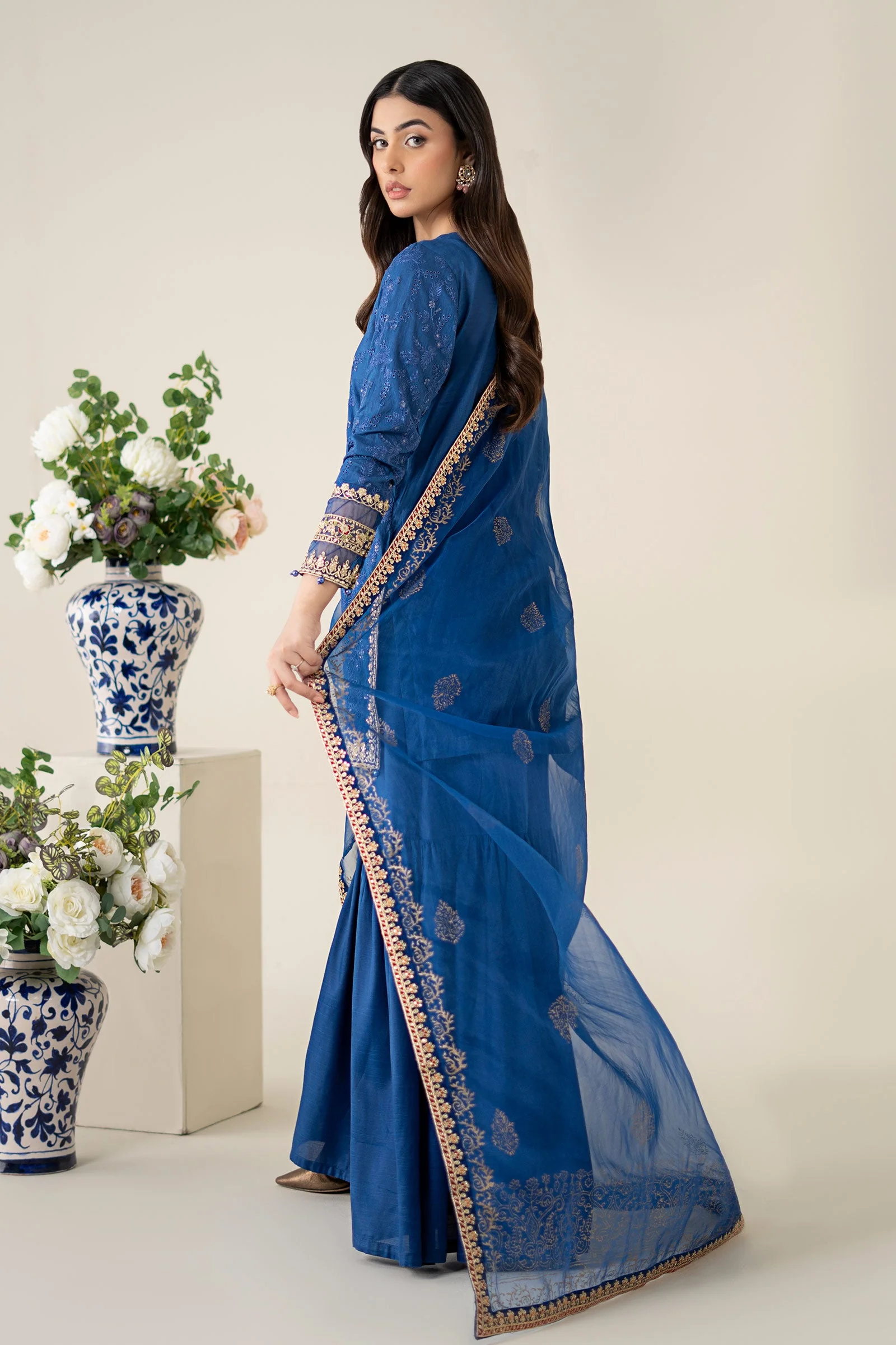 3 Piece Embroidered Lawn Suit - Image 6