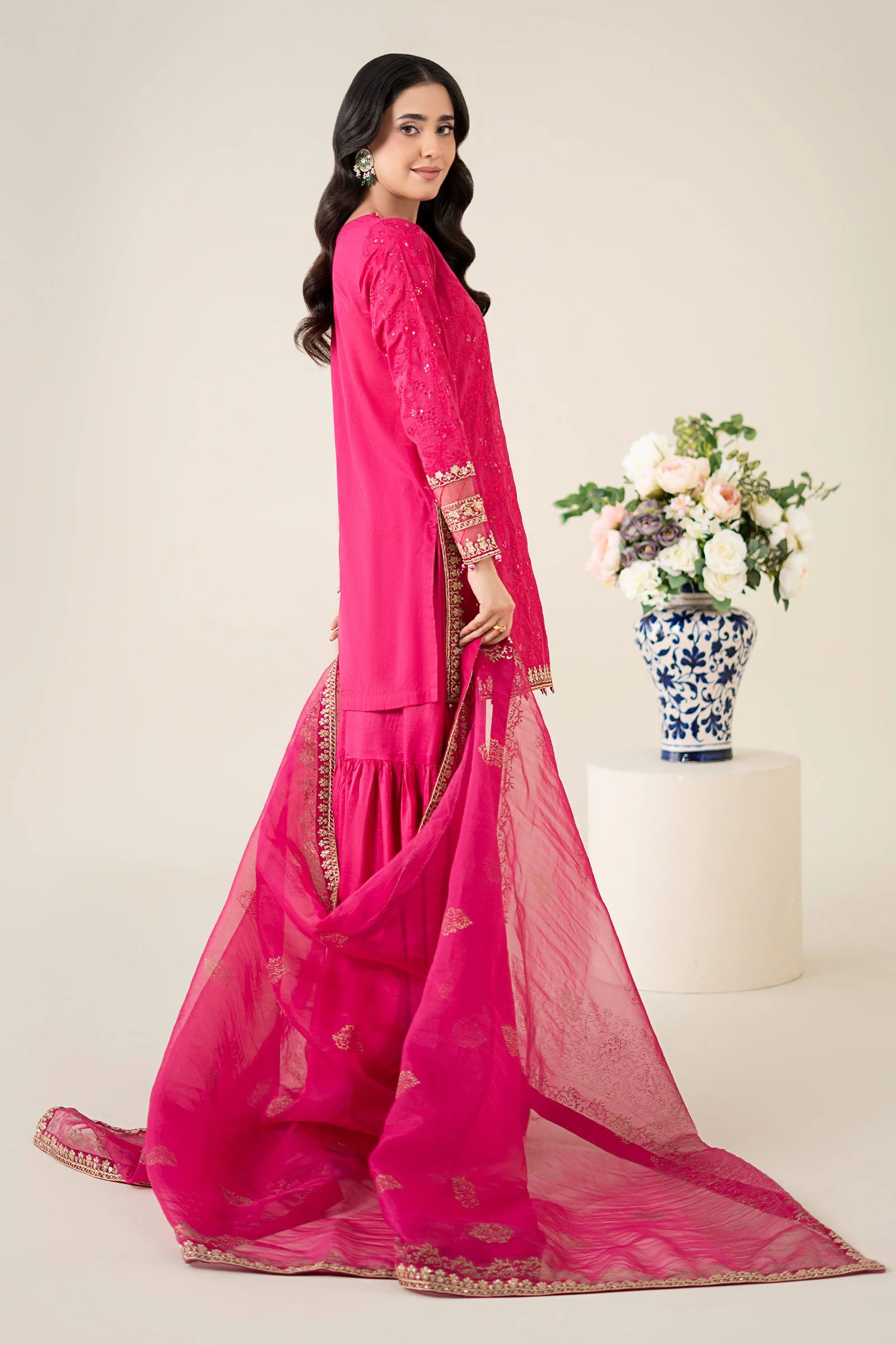 3 Piece Embroidered Lawn Suit - Image 5