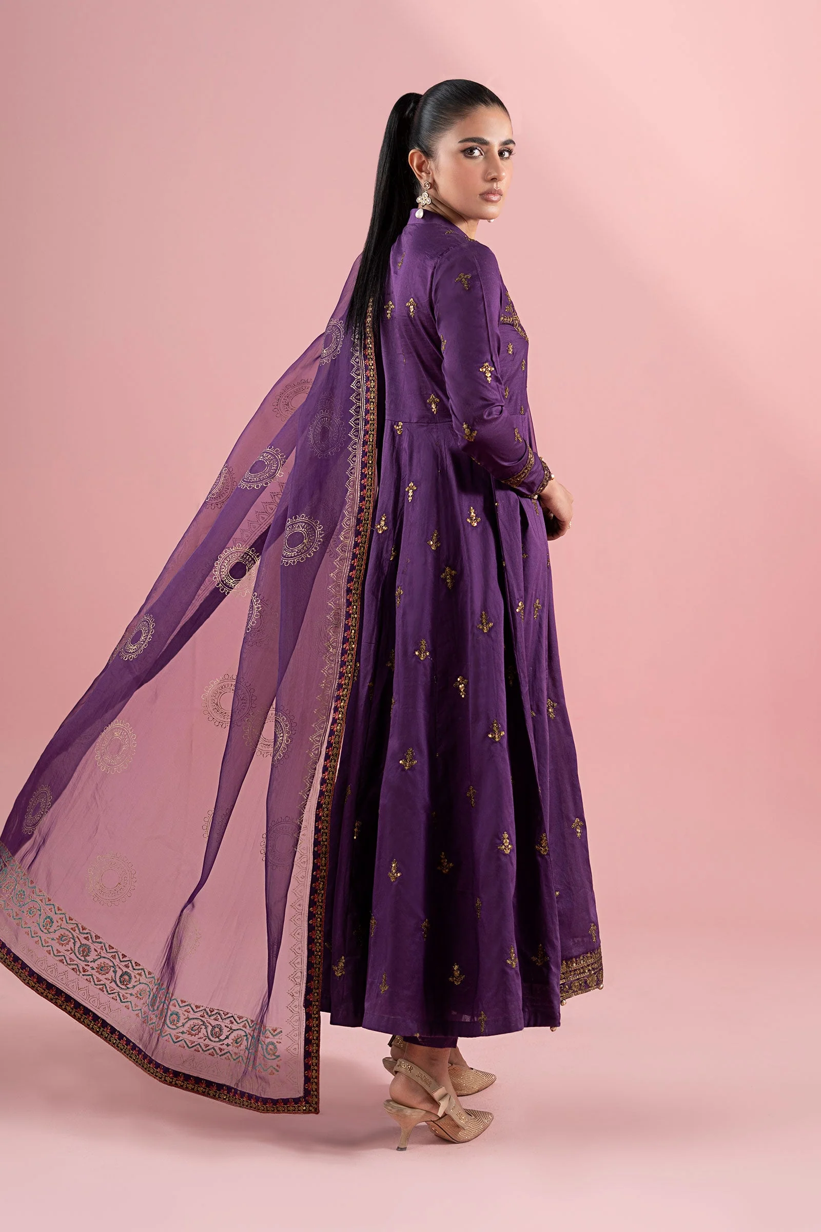 3 Piece Embroidered Lawn Suit - Image 8