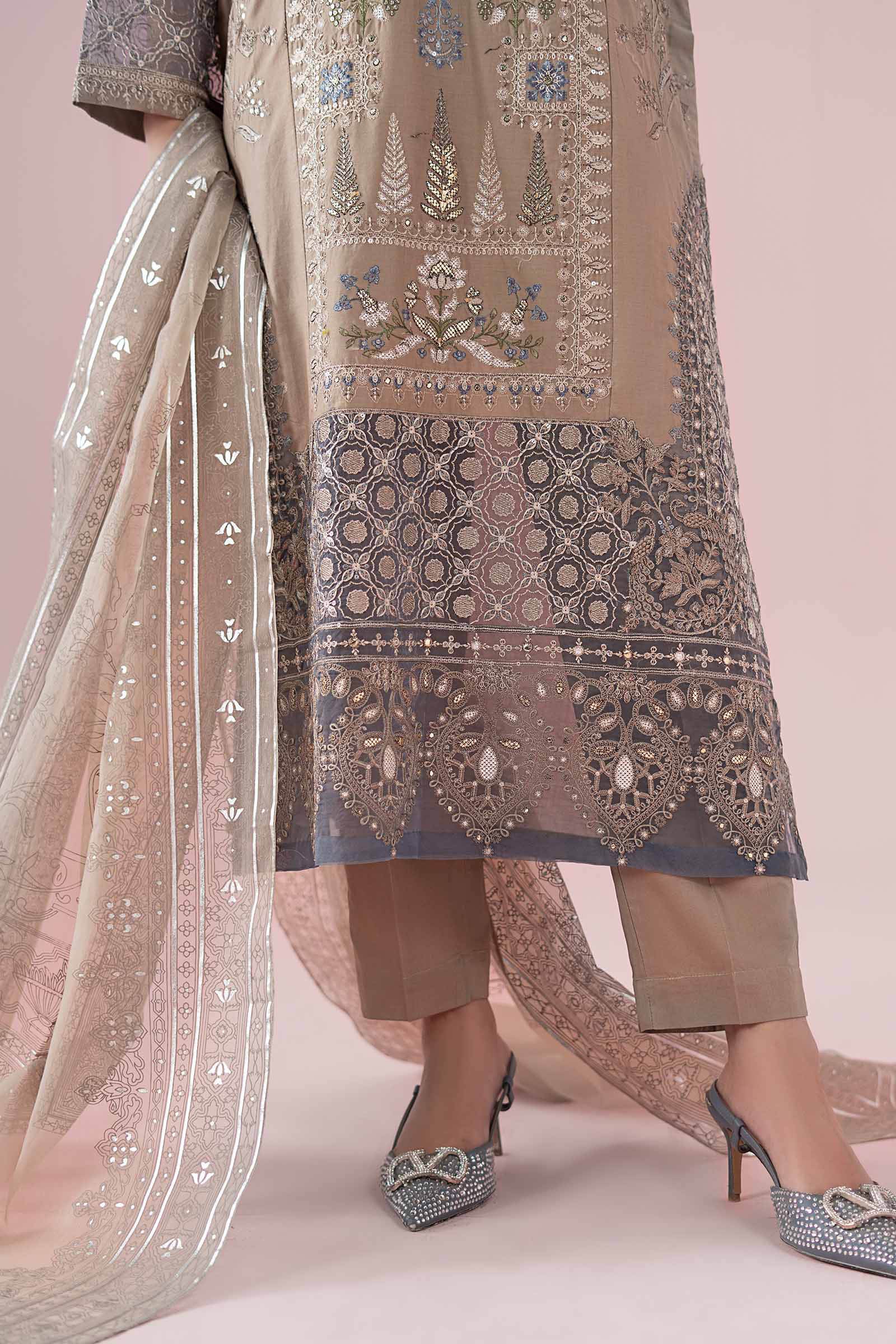 3 Piece Embroidered Lawn Suit - Image 5