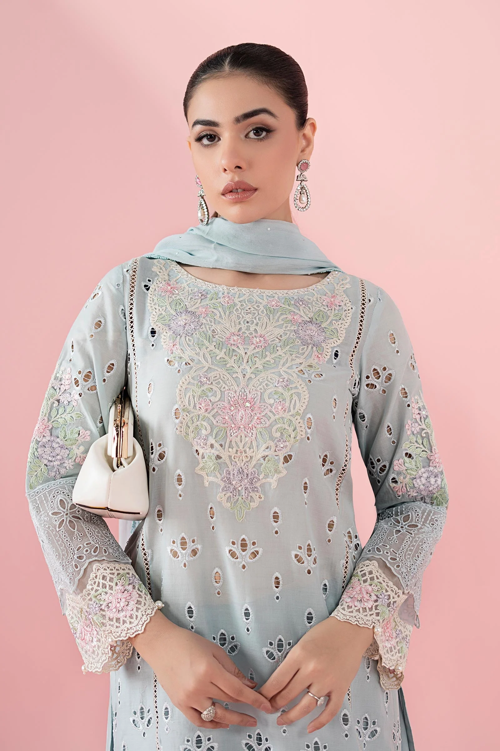 3 Piece Embroidered Lawn Suit - Image 2