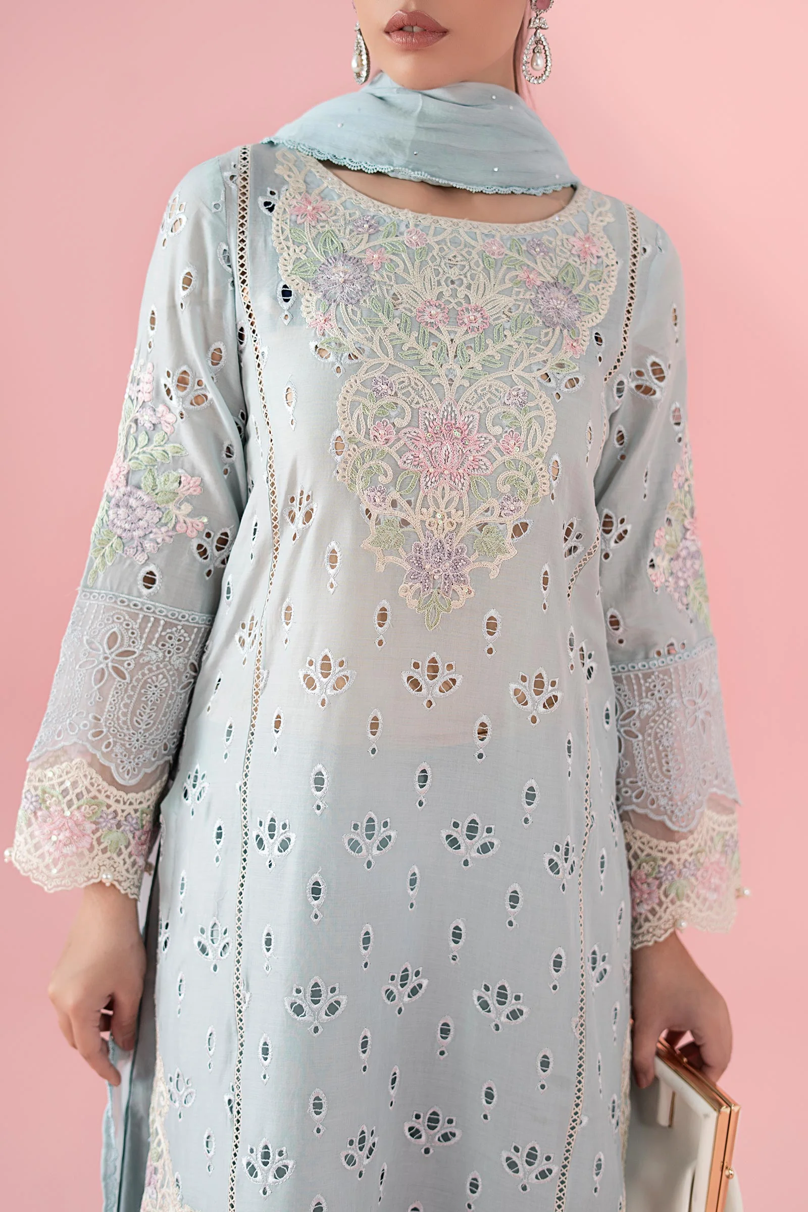 3 Piece Embroidered Lawn Suit - Image 4