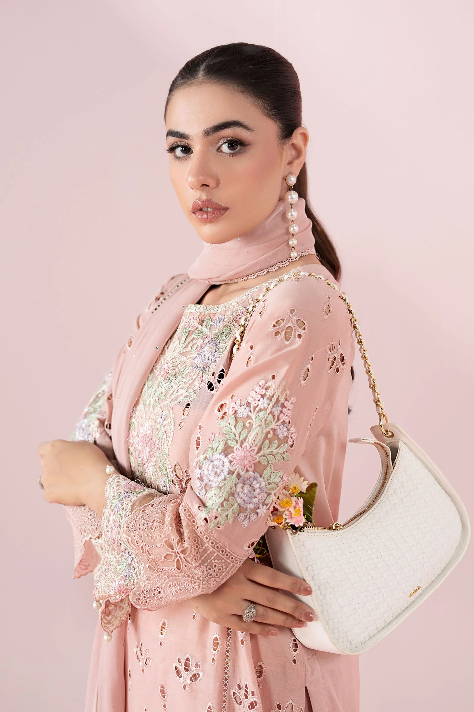 3 Piece Embroidered Lawn Suit - Image 3