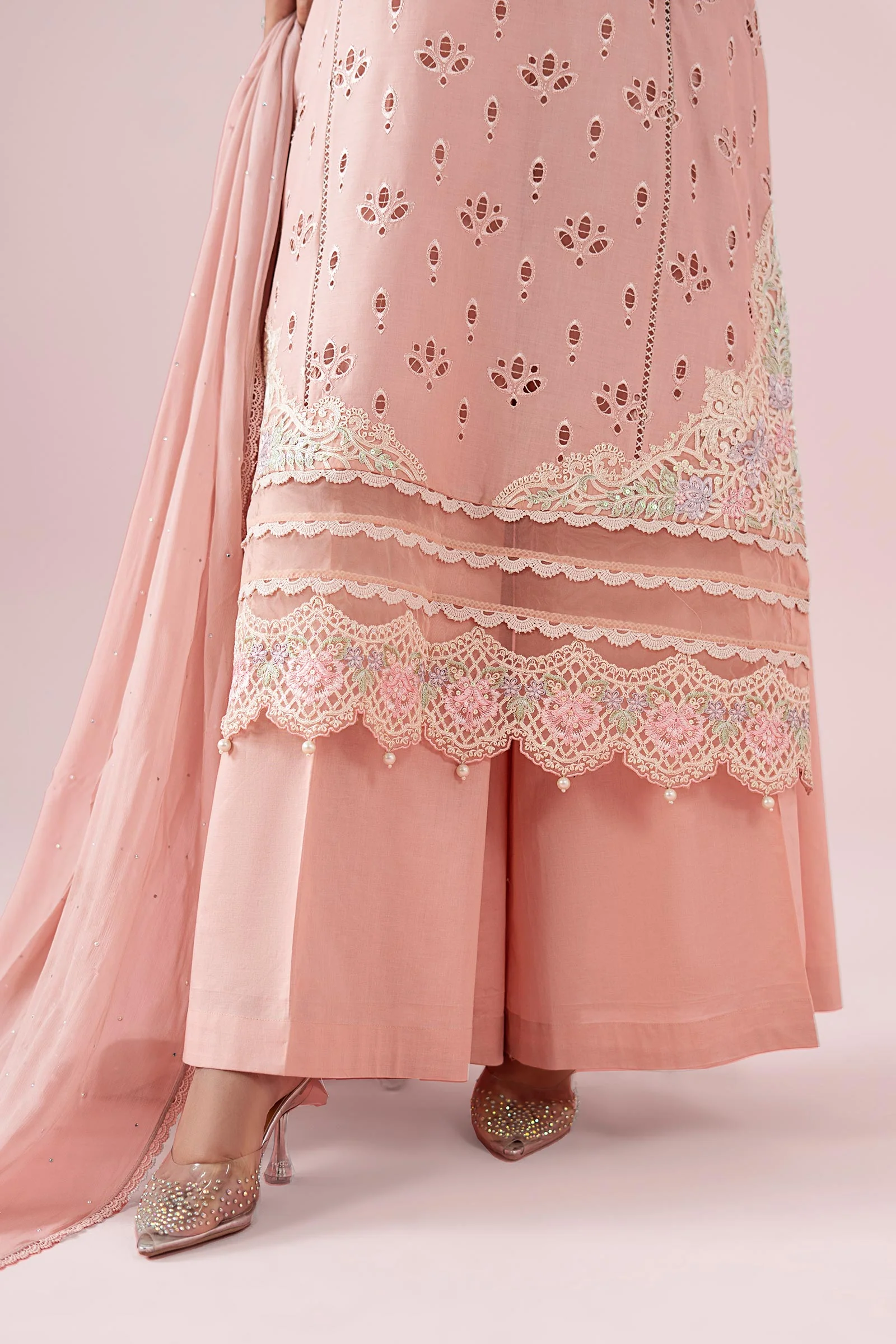 3 Piece Embroidered Lawn Suit - Image 5
