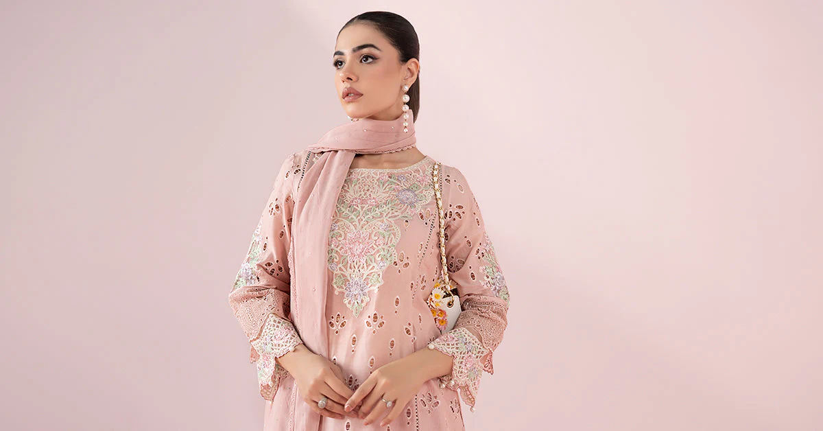 3 Piece Embroidered Lawn Suit - Image 8