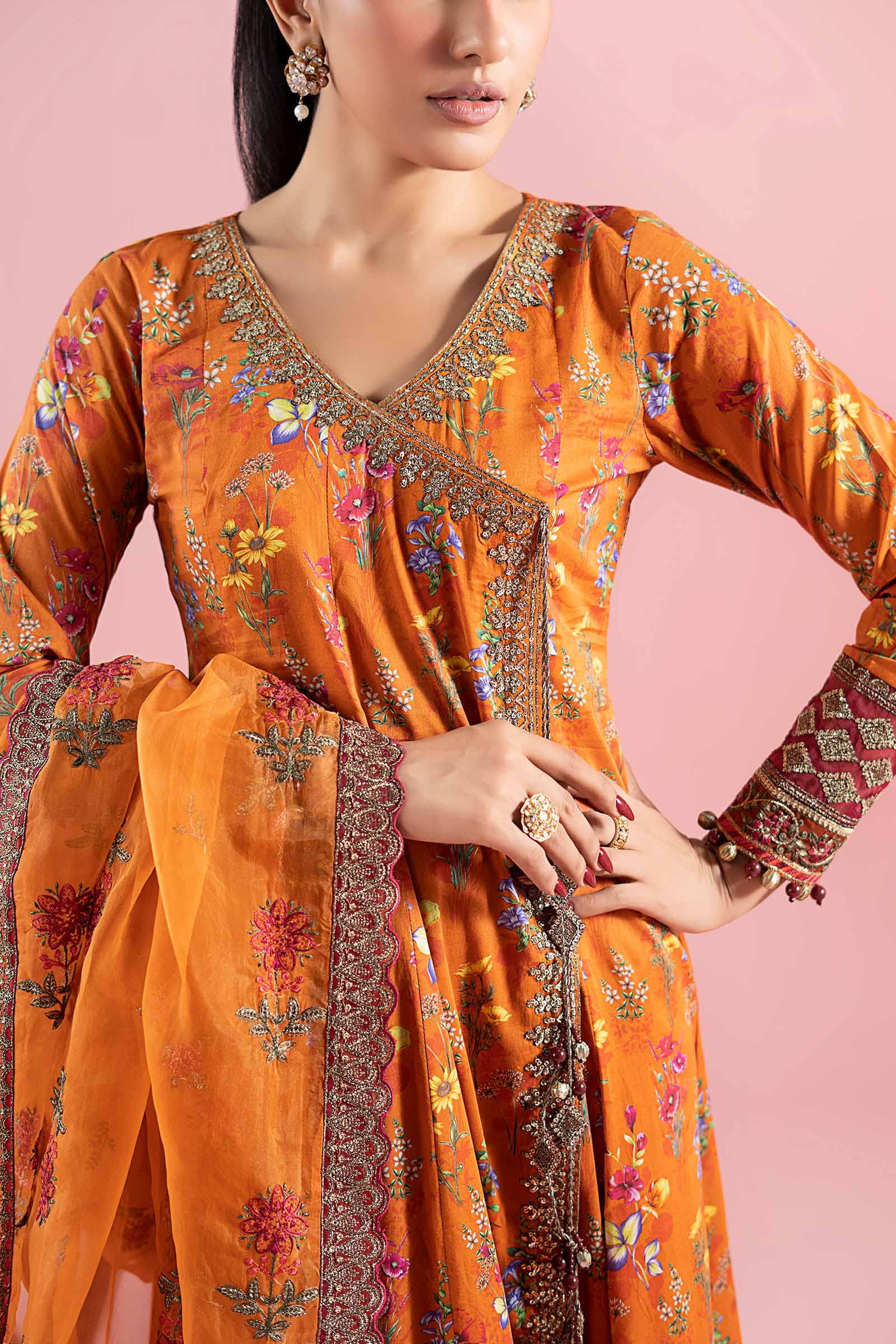 3 Piece Embroidered Lawn Suit - Image 4