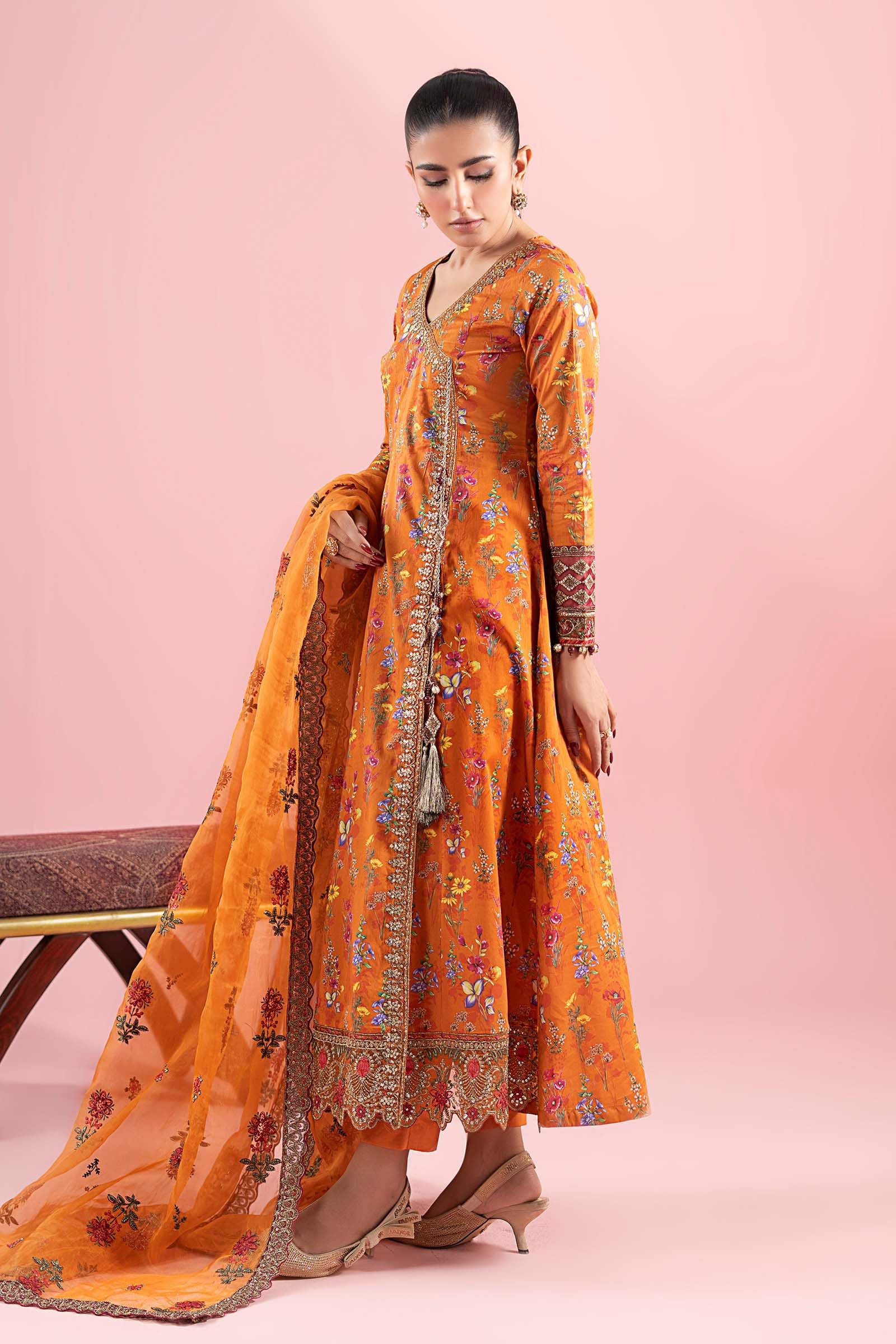 3 Piece Embroidered Lawn Suit - Image 6