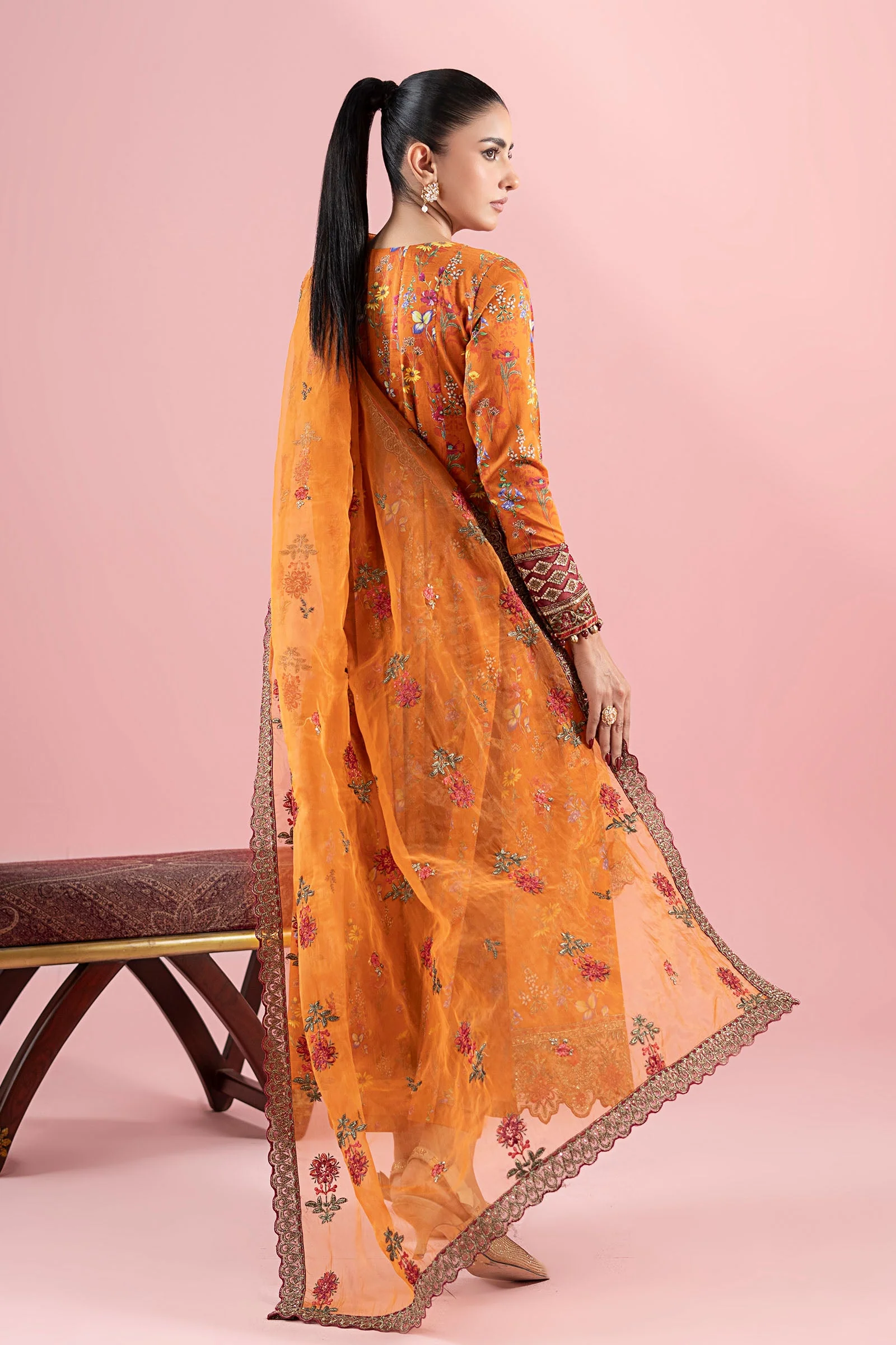 3 Piece Embroidered Lawn Suit - Image 7