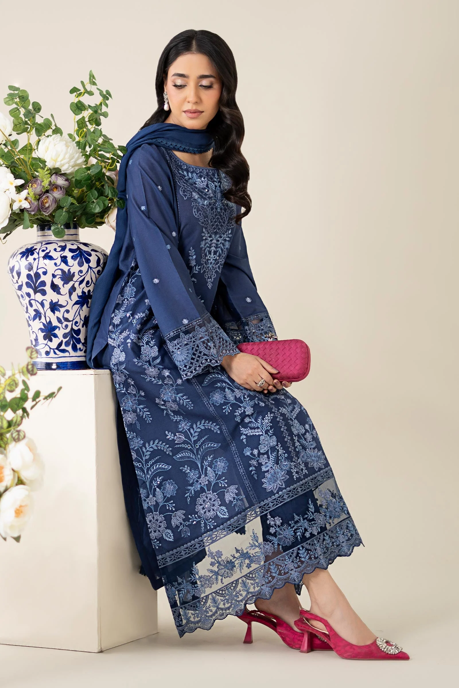 3 Piece Embroidered Lawn Suit - Image 3